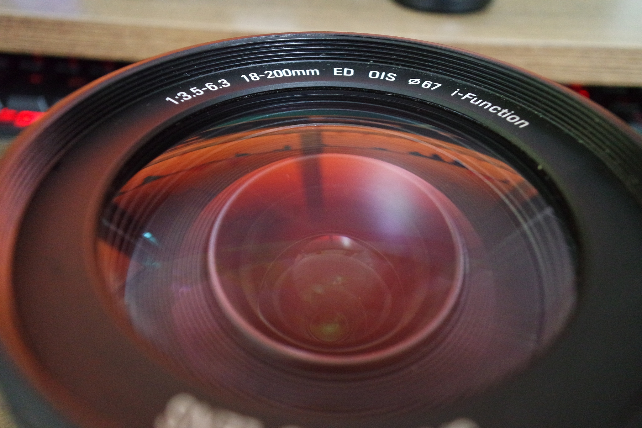 变焦镜头与定焦镜头在成像质量上有何区别