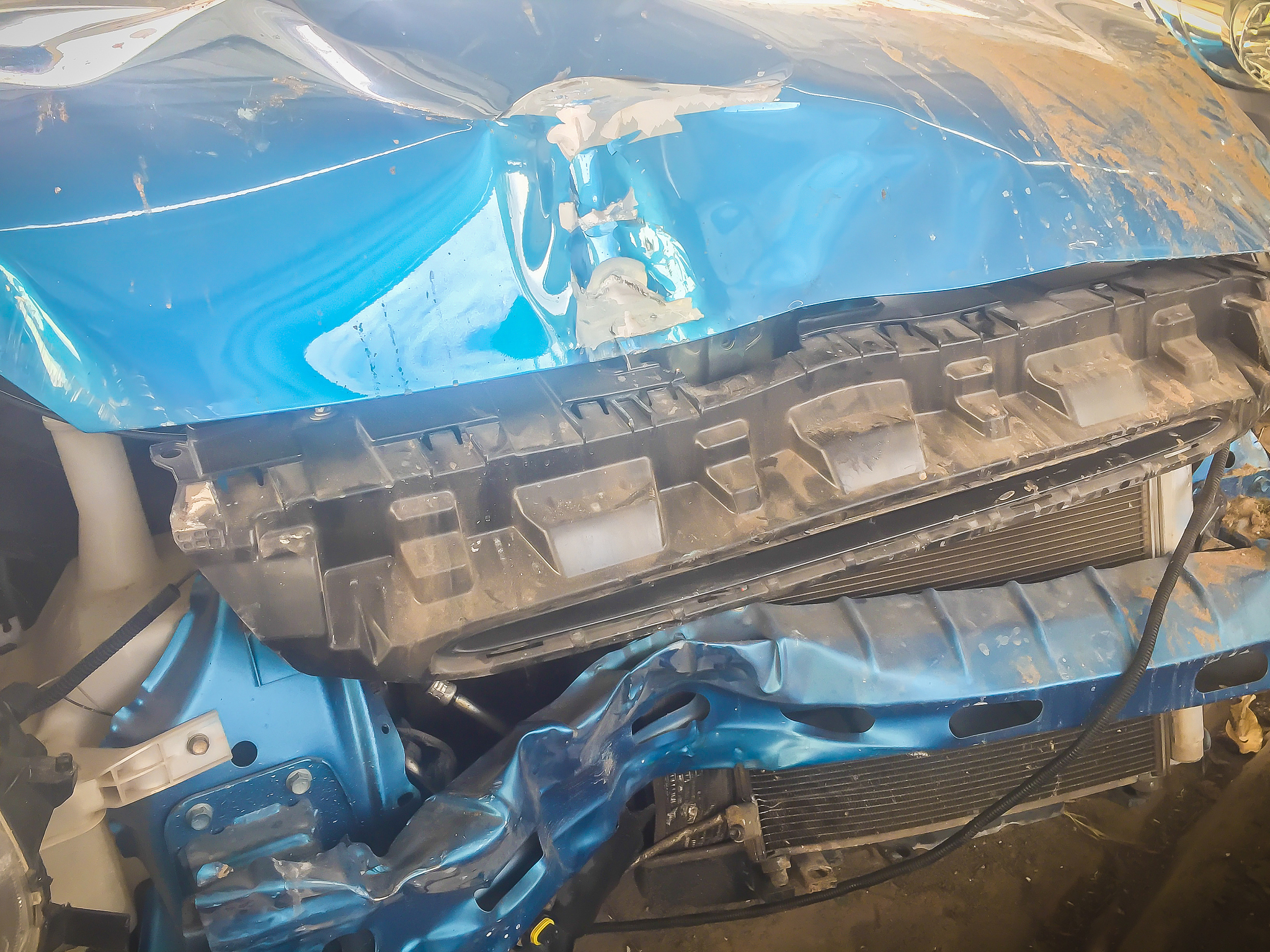 2023年7月17日10时16分许泉州籍集装箱船新远隆6轮在宁波七里峙锚地附近水域与宁波籍油船港龙发展轮发生碰撞事故造成新远隆6轮沉没。作为货物保险人可能需要承担哪些费用