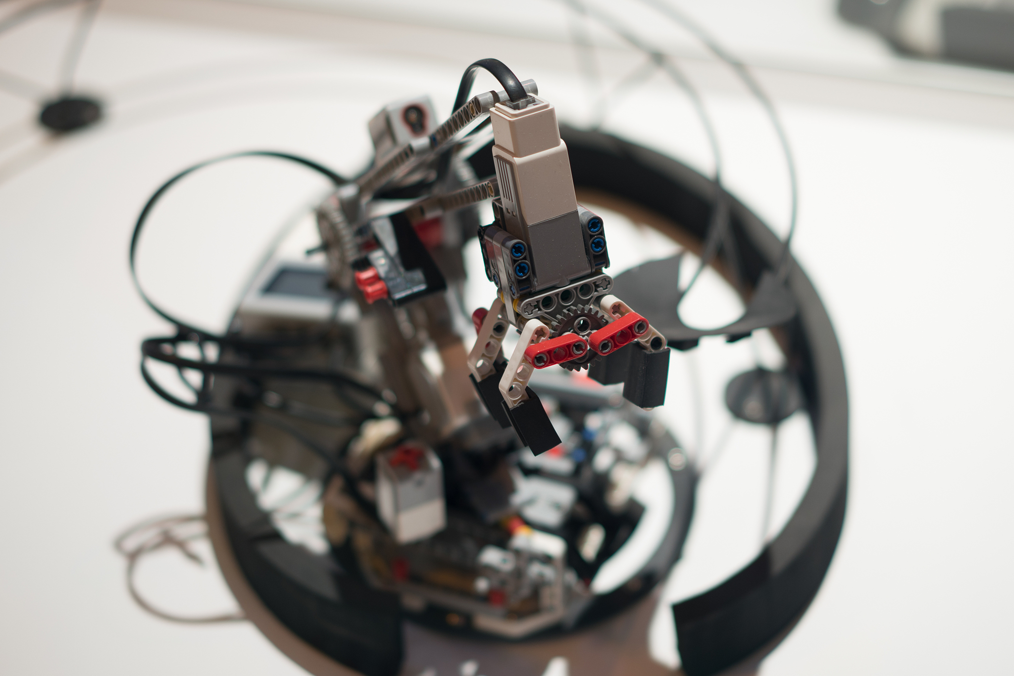 2021年重庆应用技术职业学院五年制大专招生专业：电子信息、机械、建筑、商务