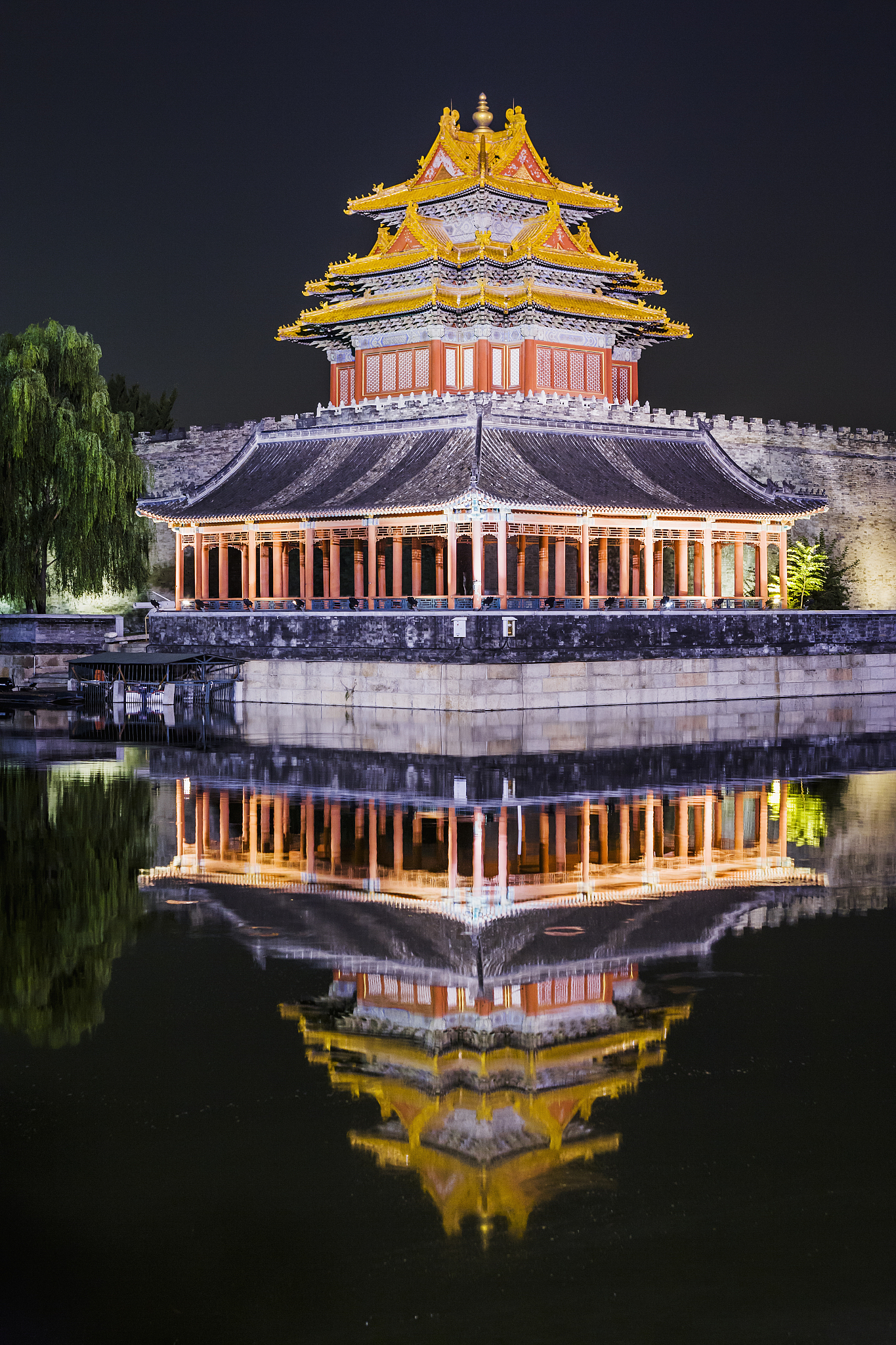 要求选择北京任意一地标或景点进行参观发现这些地方的数学元素并确定小学数学的研究主题并假设你作为一名数学老师回到学校要如何开展一次与此相关的主题活动。