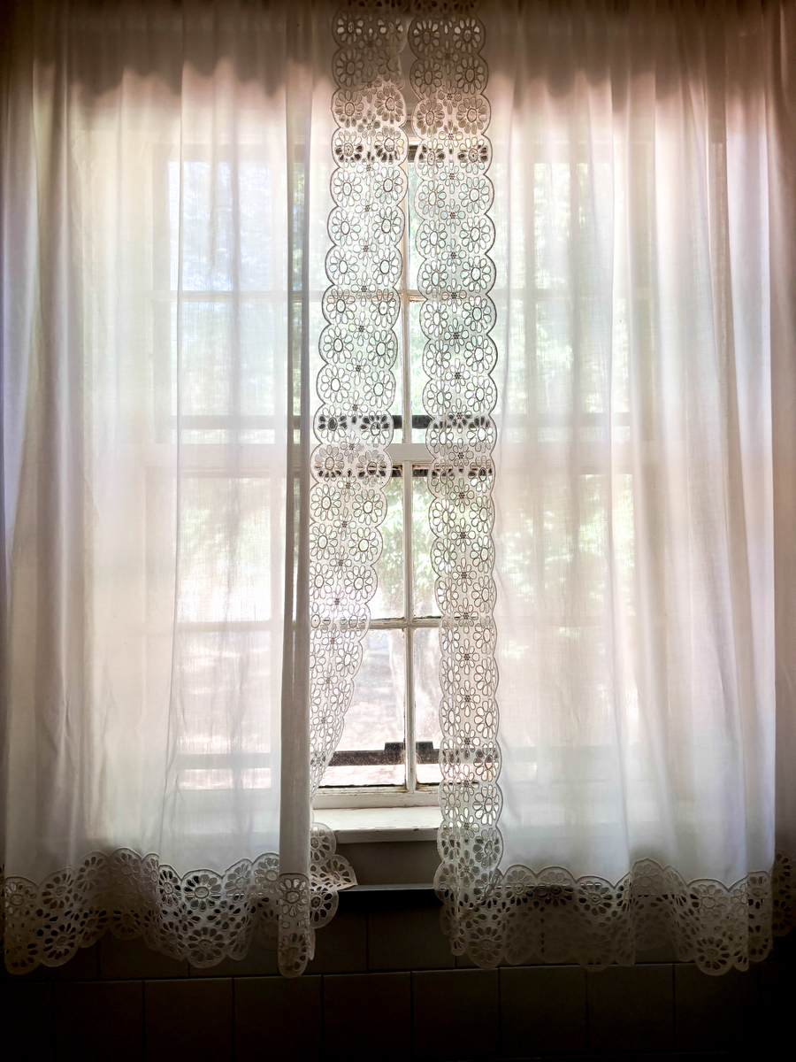 窗帘种类大全：常见窗帘类型及特点介绍