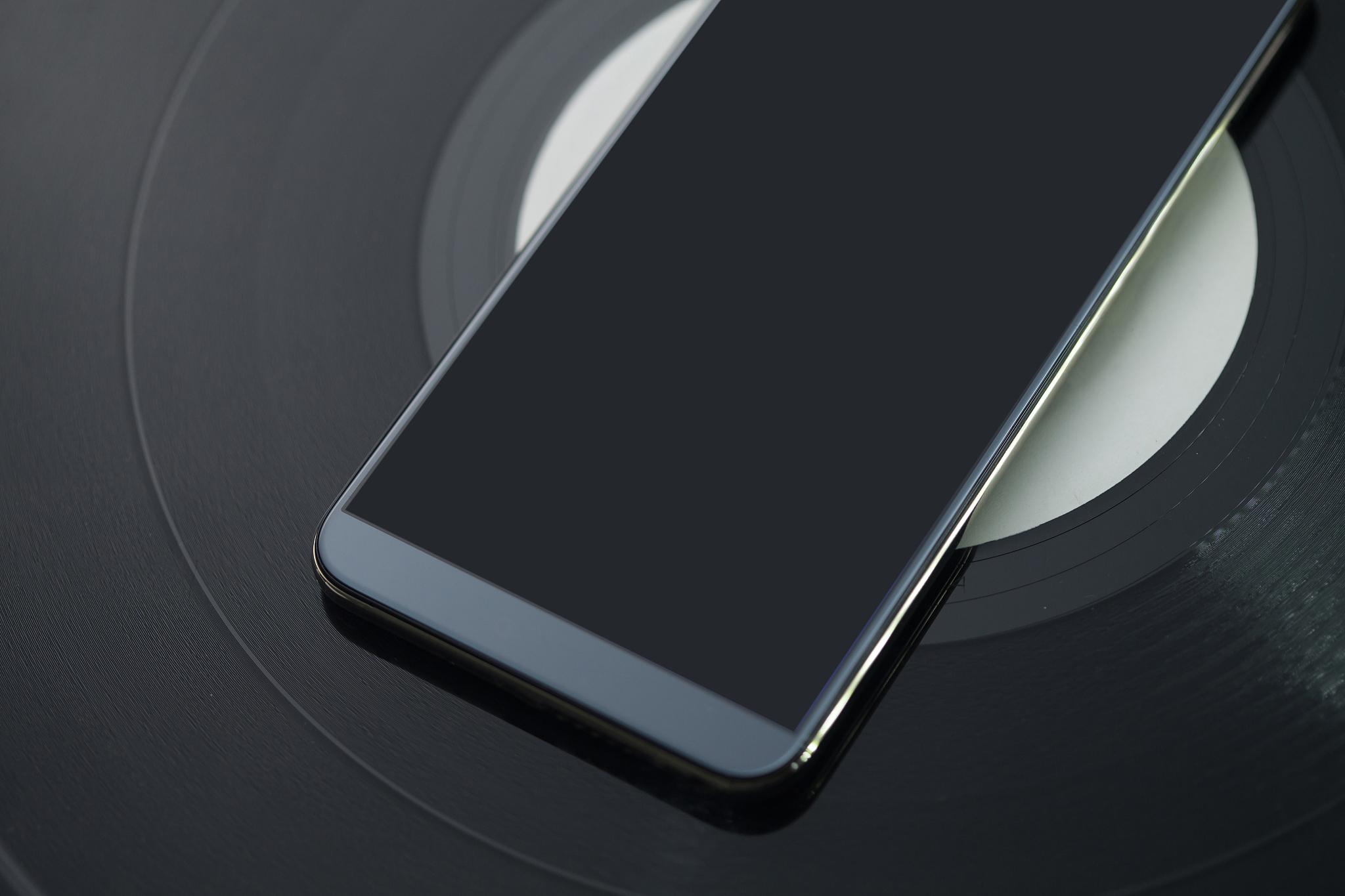 小米13 顶部 4 个孔的功能介绍 - 红外线、麦克风、耳机孔