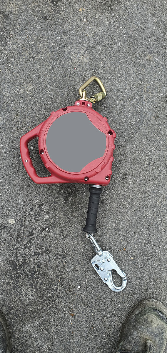 题目为可穿戴少儿防溺水救生装置的设计与开发的论文摘要