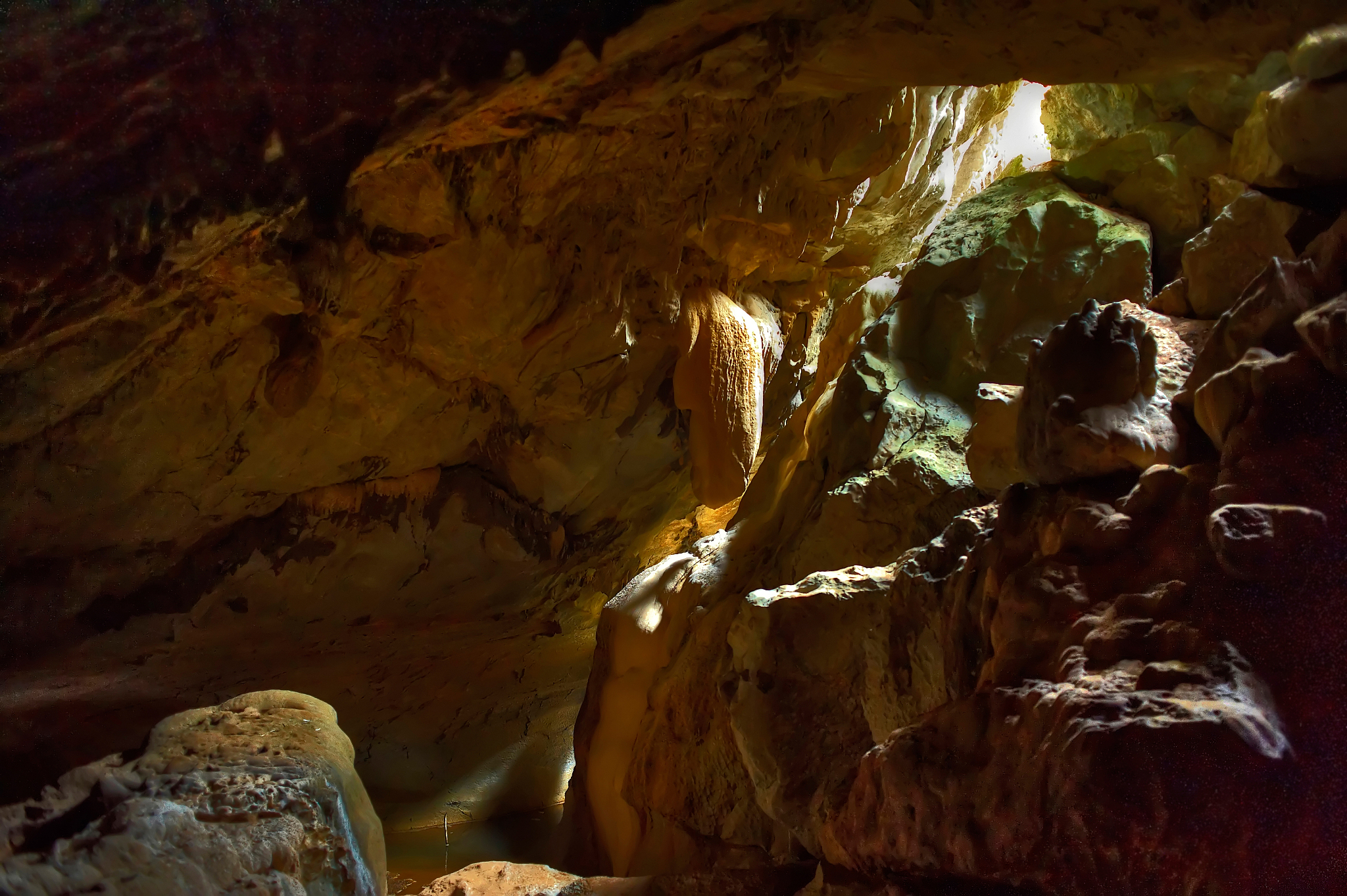 cave (laos)