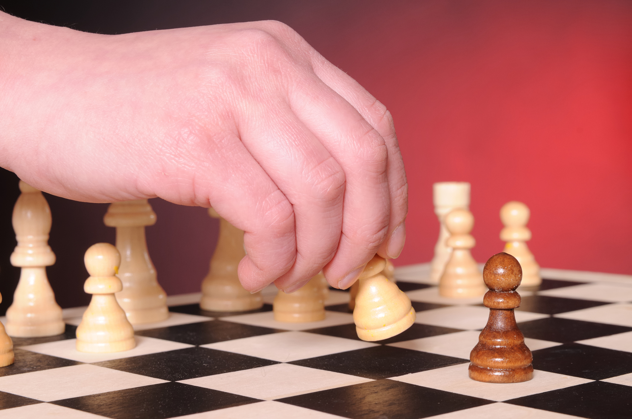 以第三人称写一遍500字的小学生自我介绍加学校表现