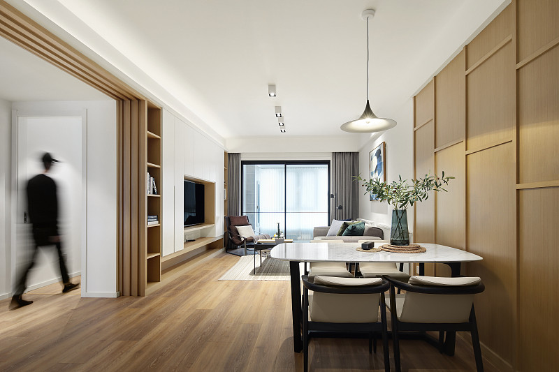 使用家居博主是口吻写篇1000字这是我见过最心动的装修把原木风搭配发挥到了极致高级又耐看需带标题和读者互动