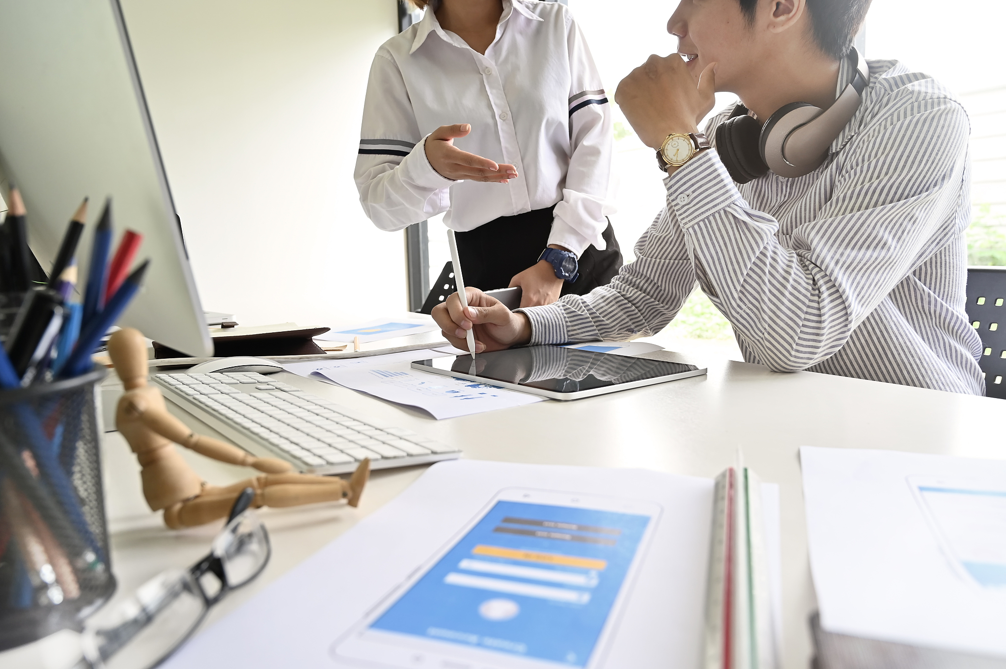 mobile application development, ux ui concept, team designer wor