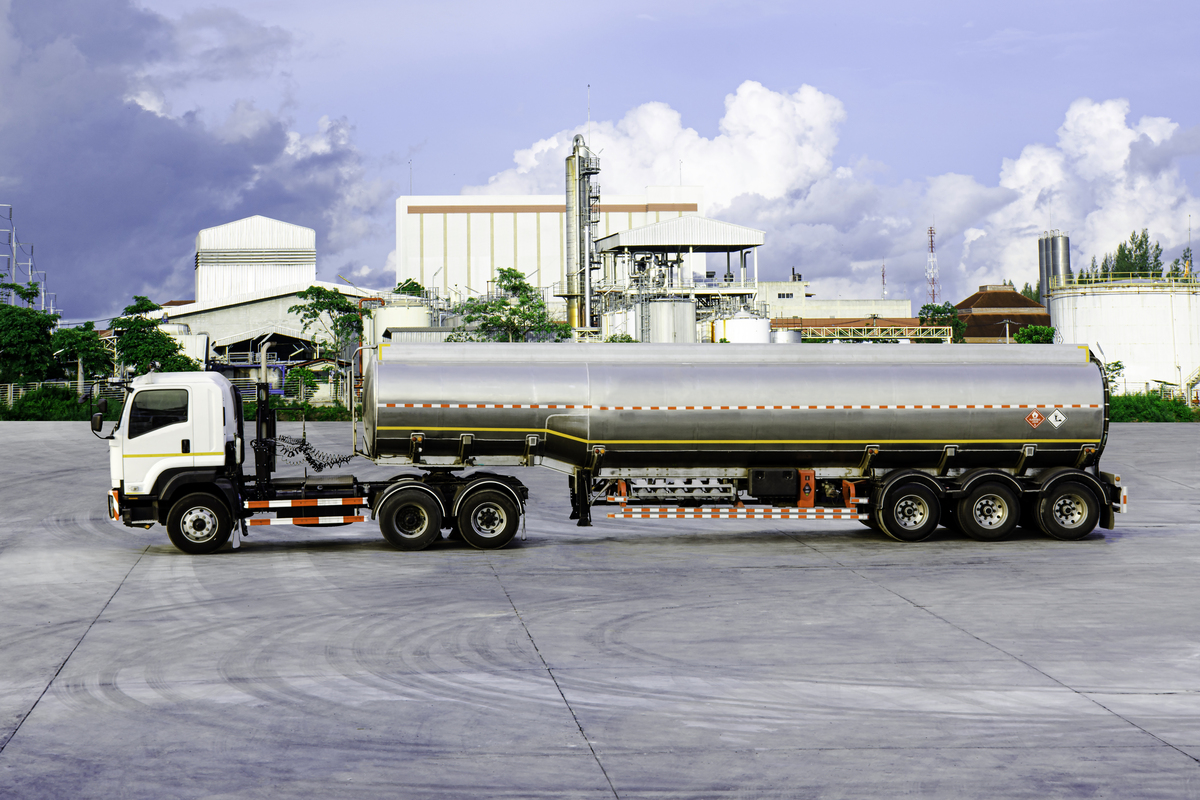水罐车运输安全环保保障方案：全面保障安全，守护绿色环境