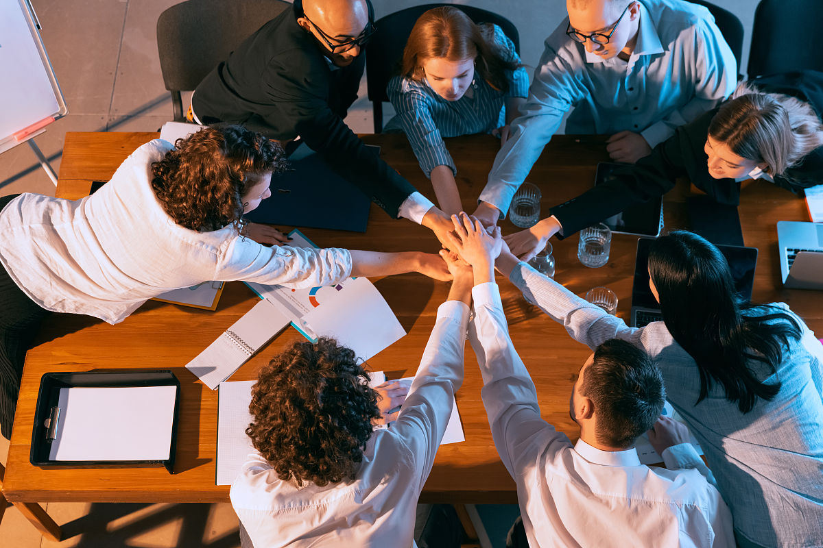 学生会会议记录主题携手并进一起向未来100字左右