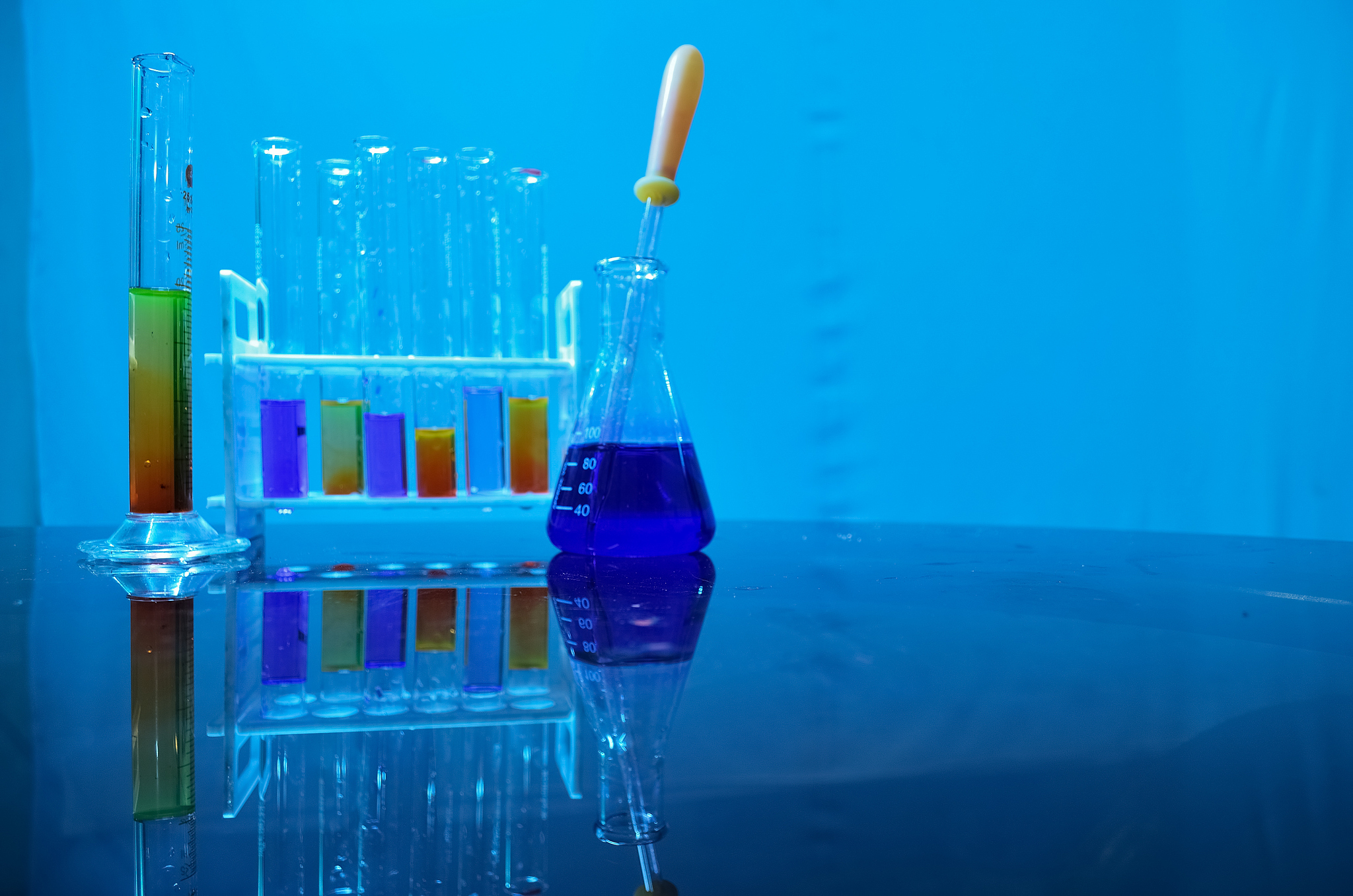微重力环境下的实验：物理、生物、材料与工程