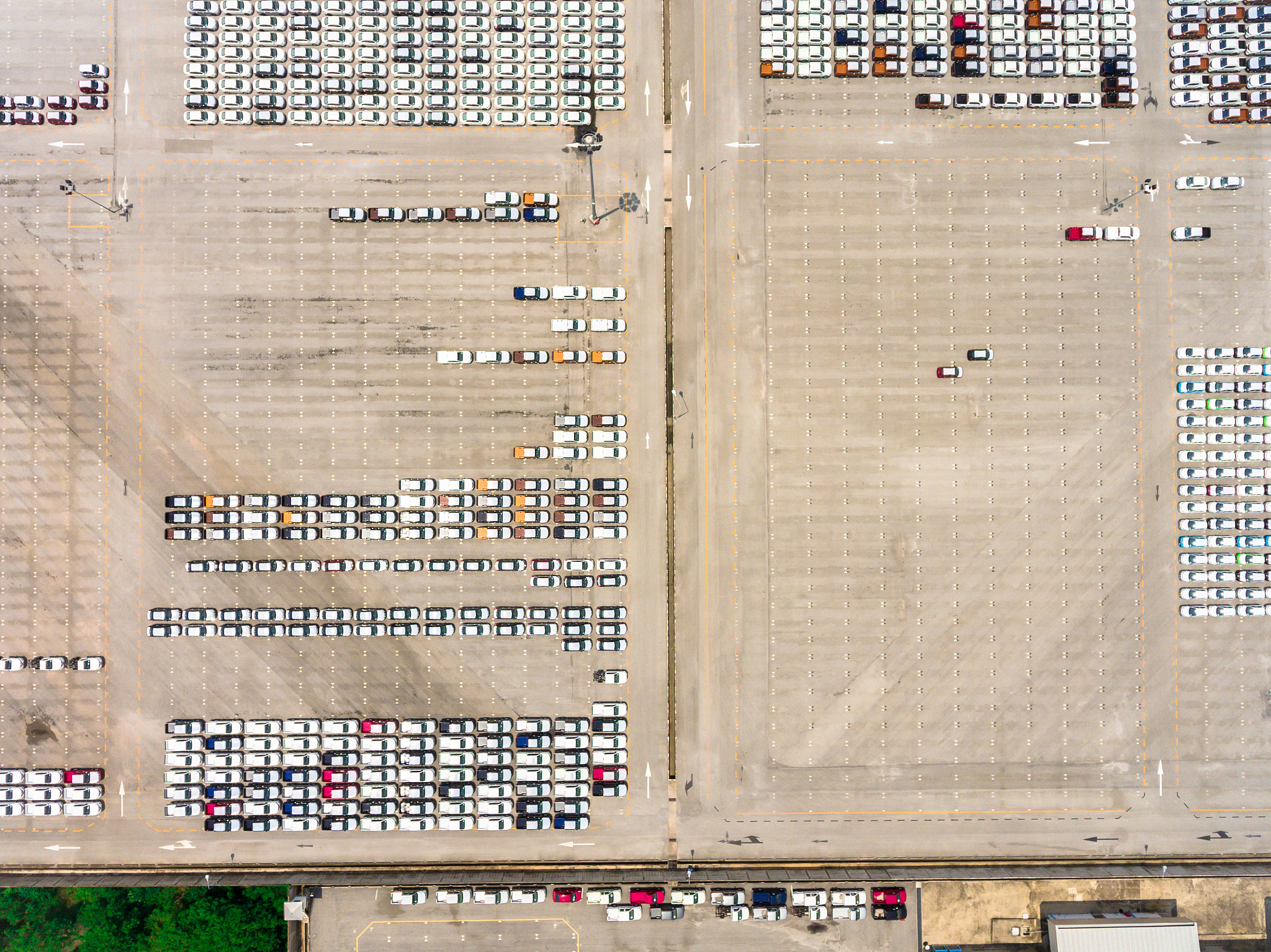 Bell-La Padula 模型：低读高写安全机制详解