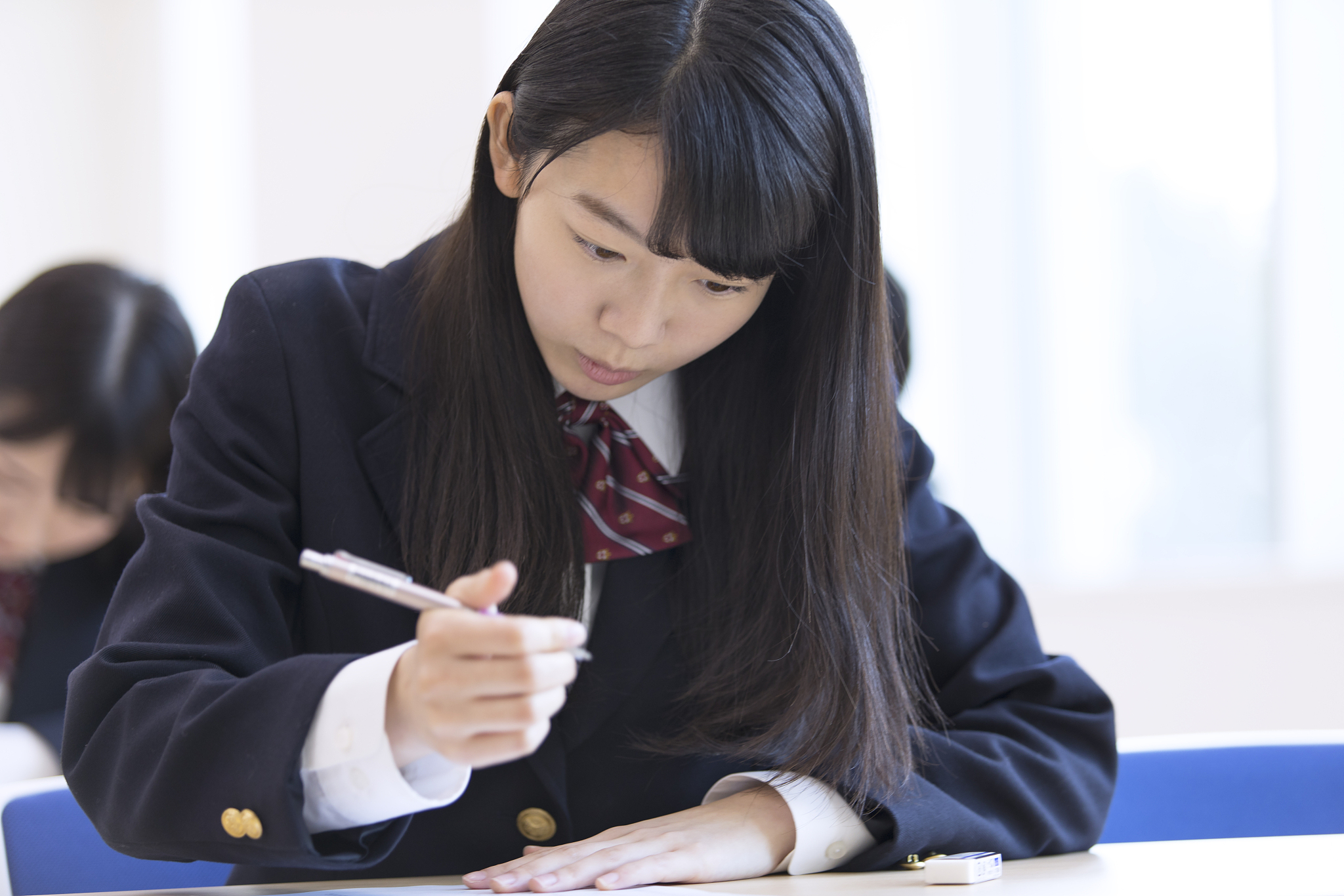 女初中生毕业学什么专业用发散