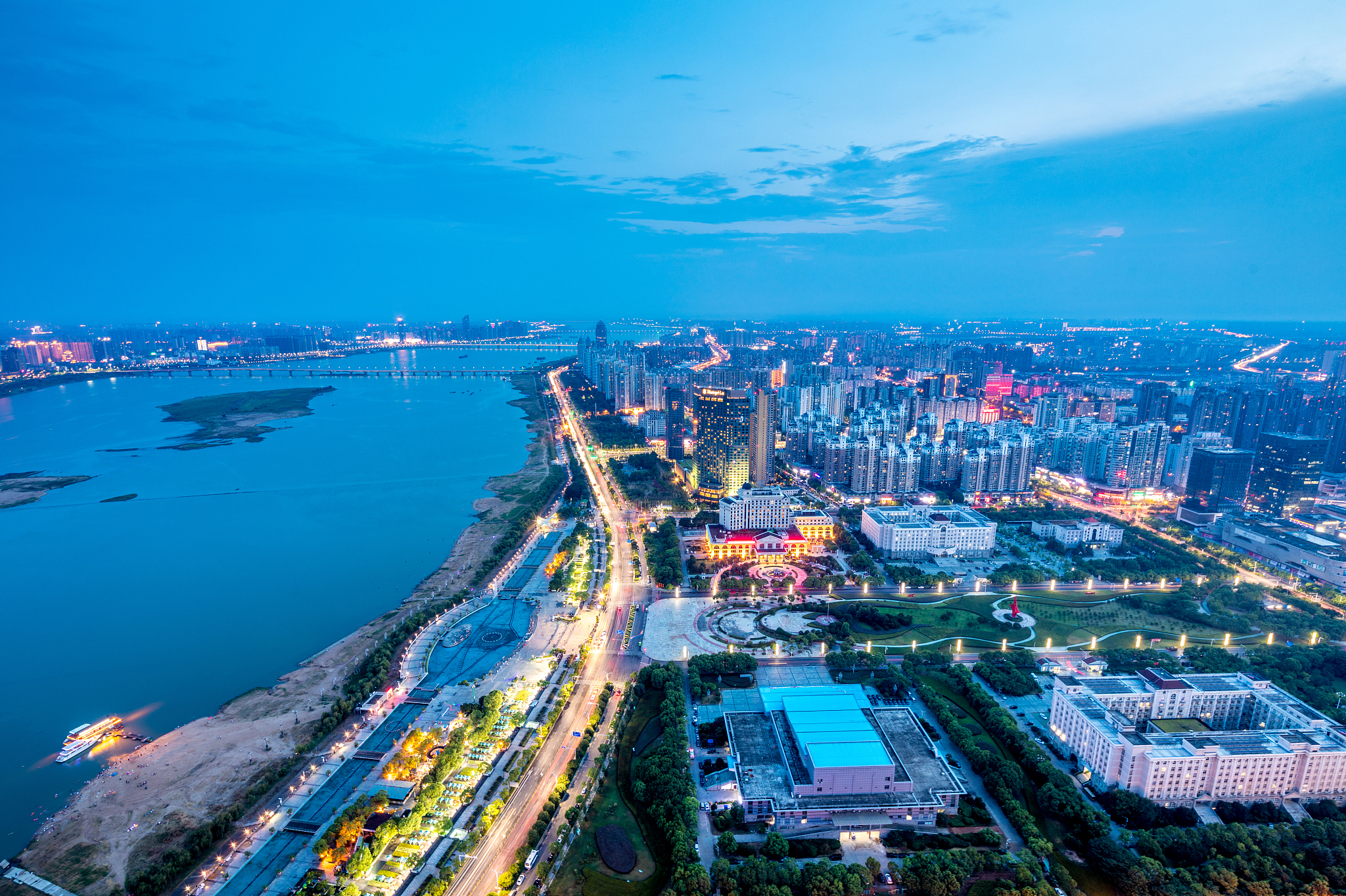 南昌红谷滩夜景-zhangyang