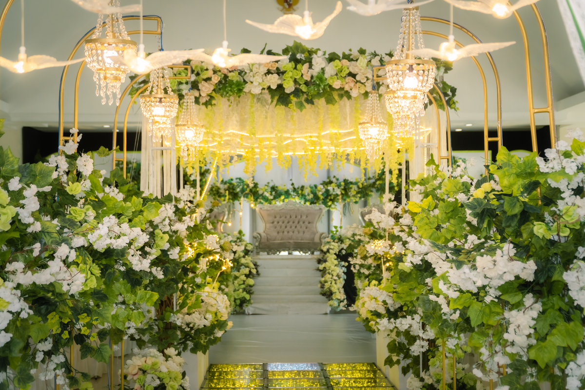 Modern Western Wedding: Groom's Quest for the Bride