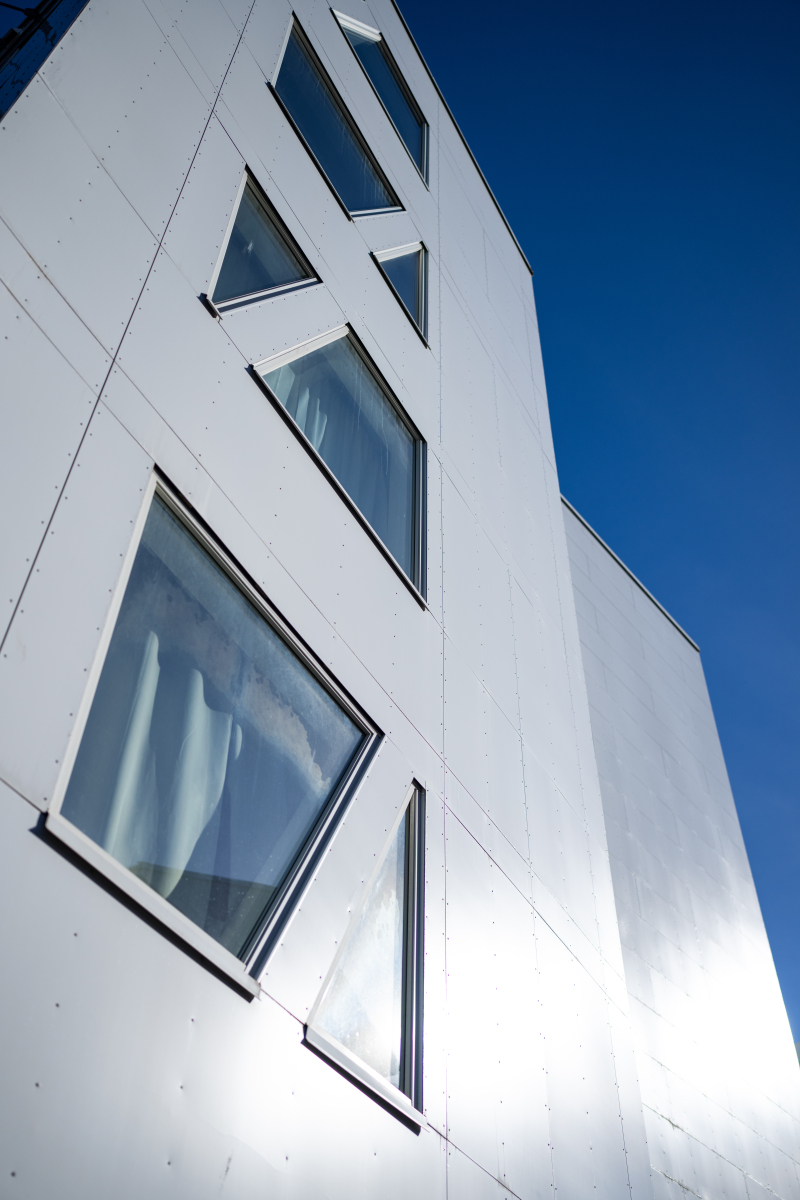 现代建筑与现代建筑师：功能、简约与革新