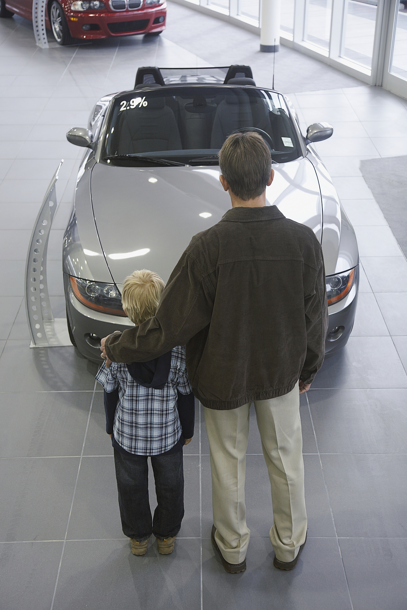 湖南有汽车整车与配件销售专业的中专中职学校哪家好