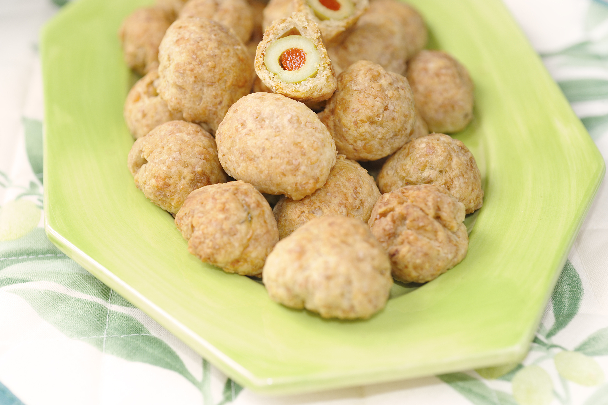 olive cheeseball apetisers
