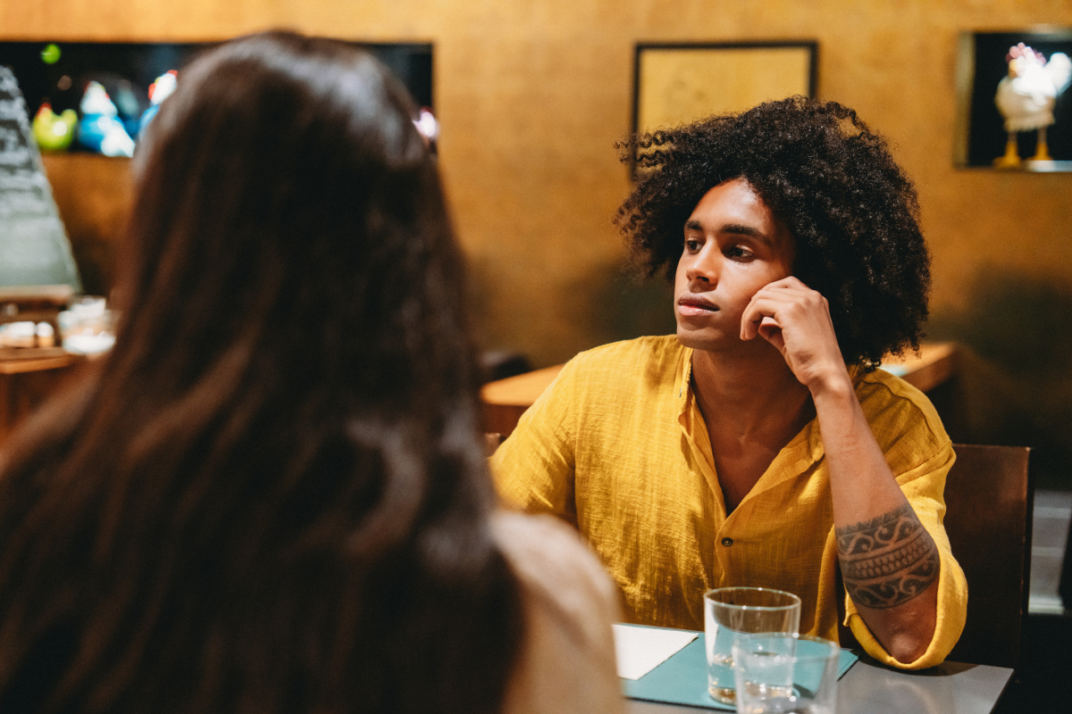 期待约会变成了3个人