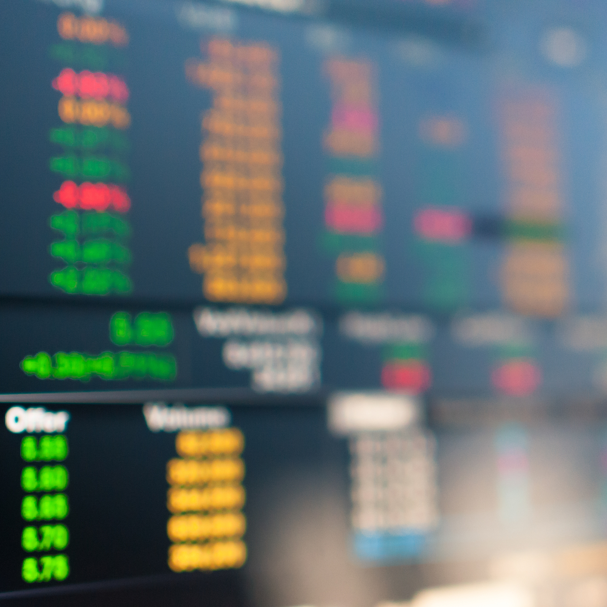 教你一个开融资融券新姿势：在家里开通融资融券有的小伙伴不想出门不想去营业厅现场办理各种手续人在家中坐就开通好融资融券！说实话由于合规性要求目前仅个别券商可以在网上开通融资融券。下面我就简单介绍如何在线开通融资融券业务的以及如何办理首先开设融资融券属于中高风险业务需满足以下条件：1、投资者从事证券交易的时间满6个月；2、最近20个交易日的日均证券类资产不低于50万元注：证券类资产包含交易结算资金、股