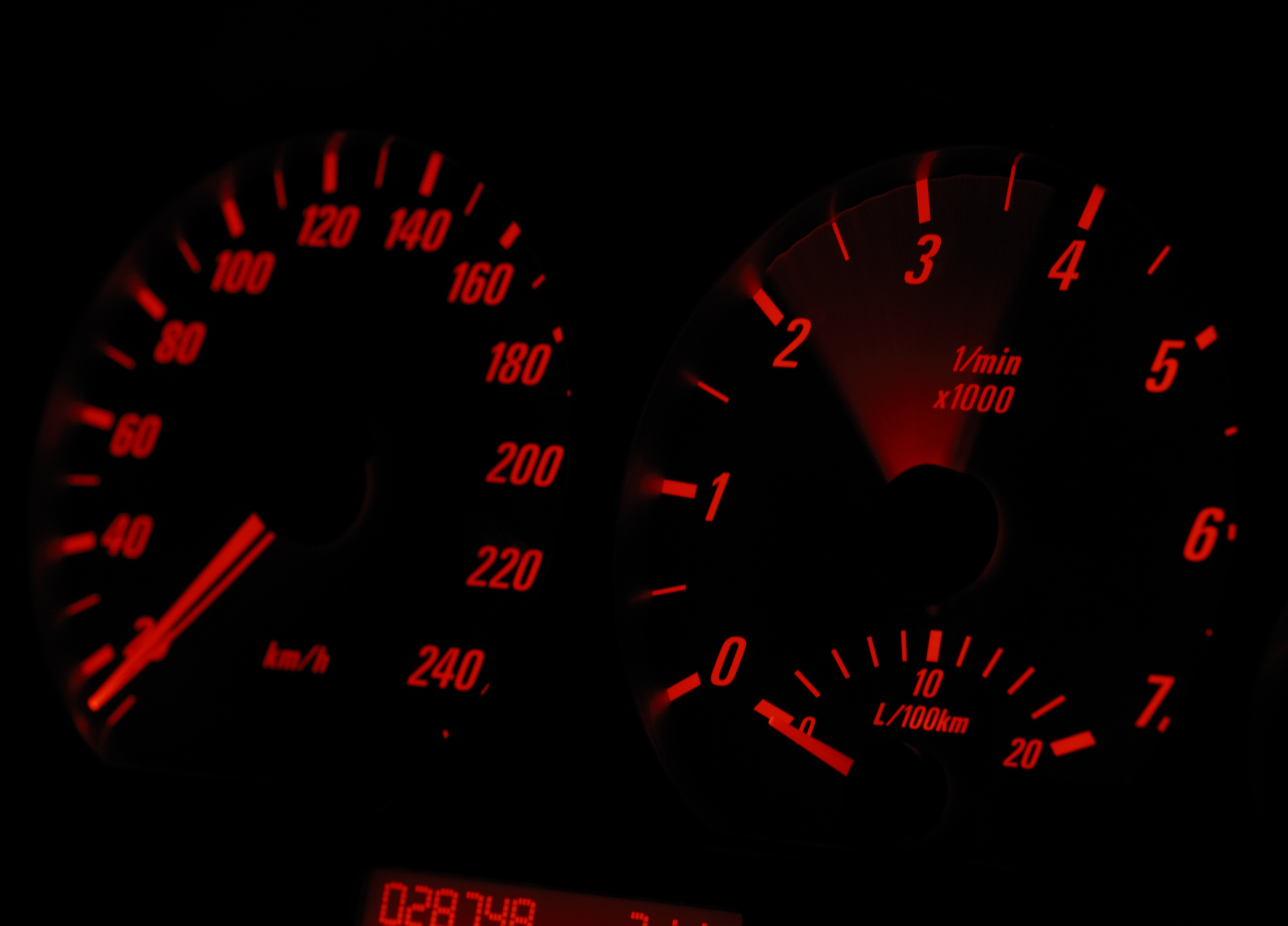 car dashboard - engine revving