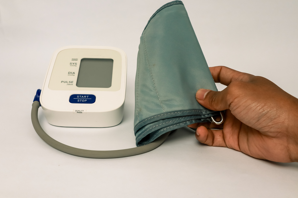 如何专业的描述一种心率监测设备监测到的心率和心电监护仪相关度达到099以上？