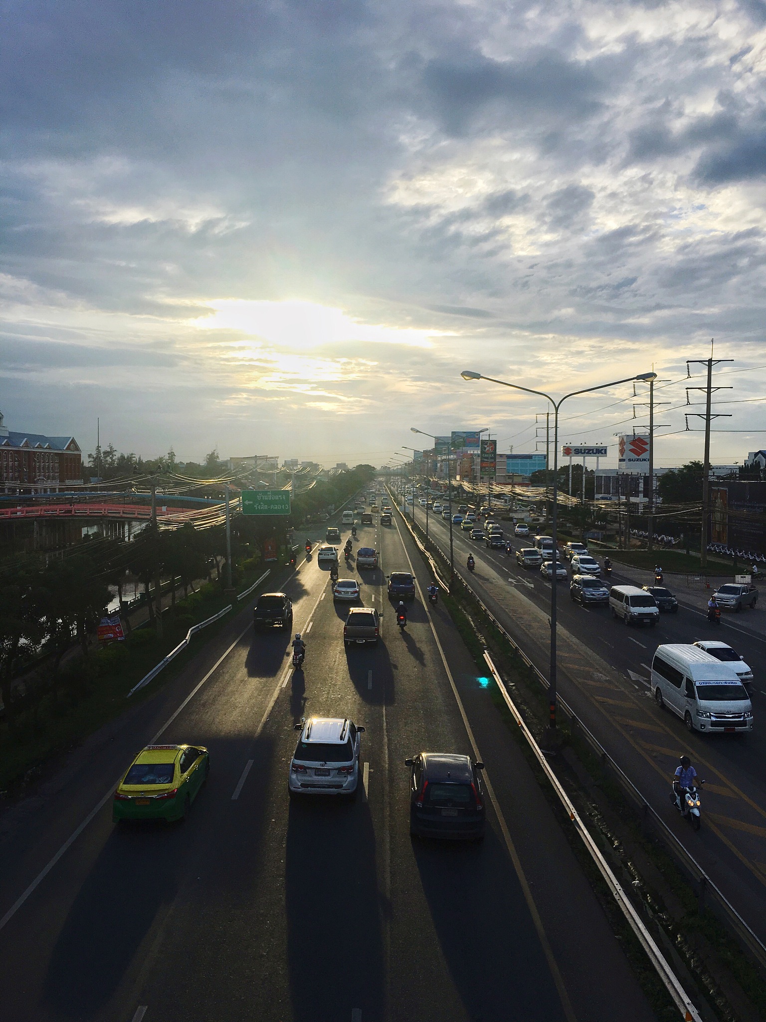 云南经贸外事学院道路桥梁工程技术专业怎么样？优势、劣势分析