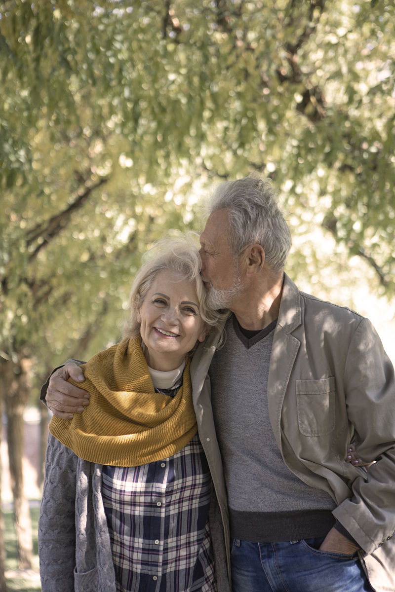 请以那一刻我心温暖为题写一篇800字左右的文章。要求1不得透露个人相关信息。2不得抄袭。