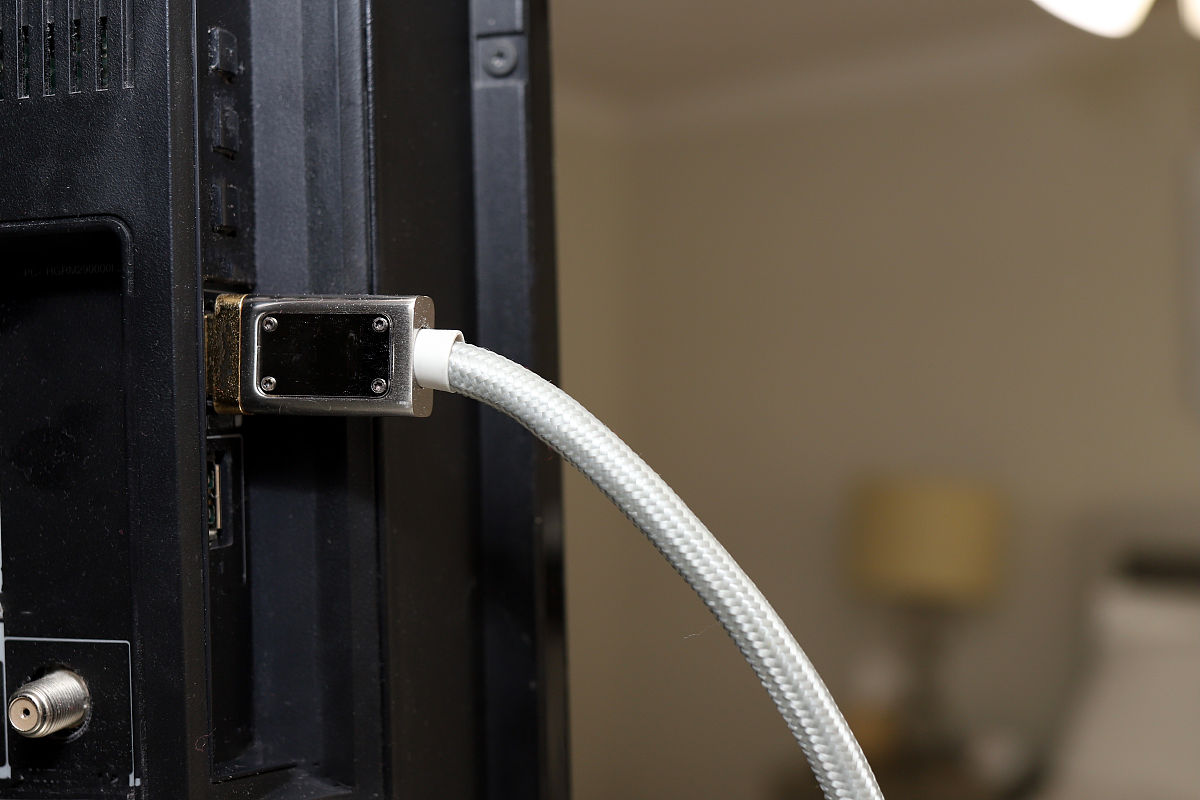 电视连接指南：轻松连接设备到电视