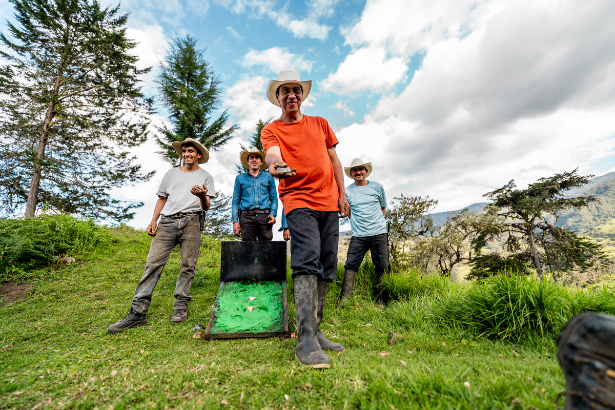 10 Outdoor Adventure Article Ideas: Hiking, Camping, and More