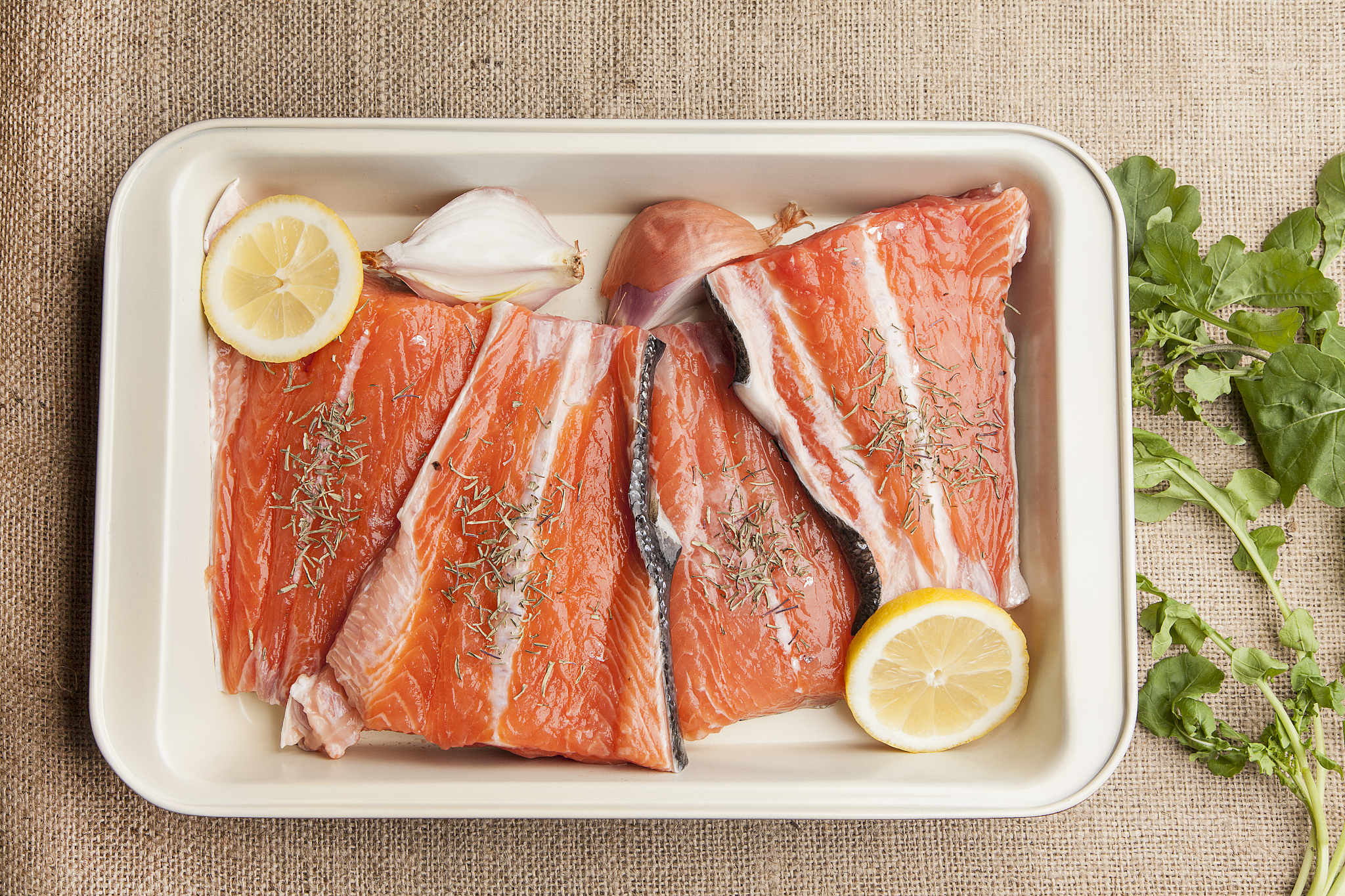 我想做一份烤鱼我要买什么鱼来做才好吃而且我还得下什么辅料