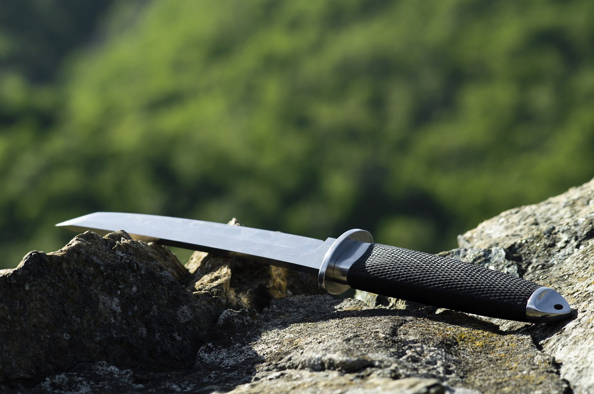 tanto knife on rock