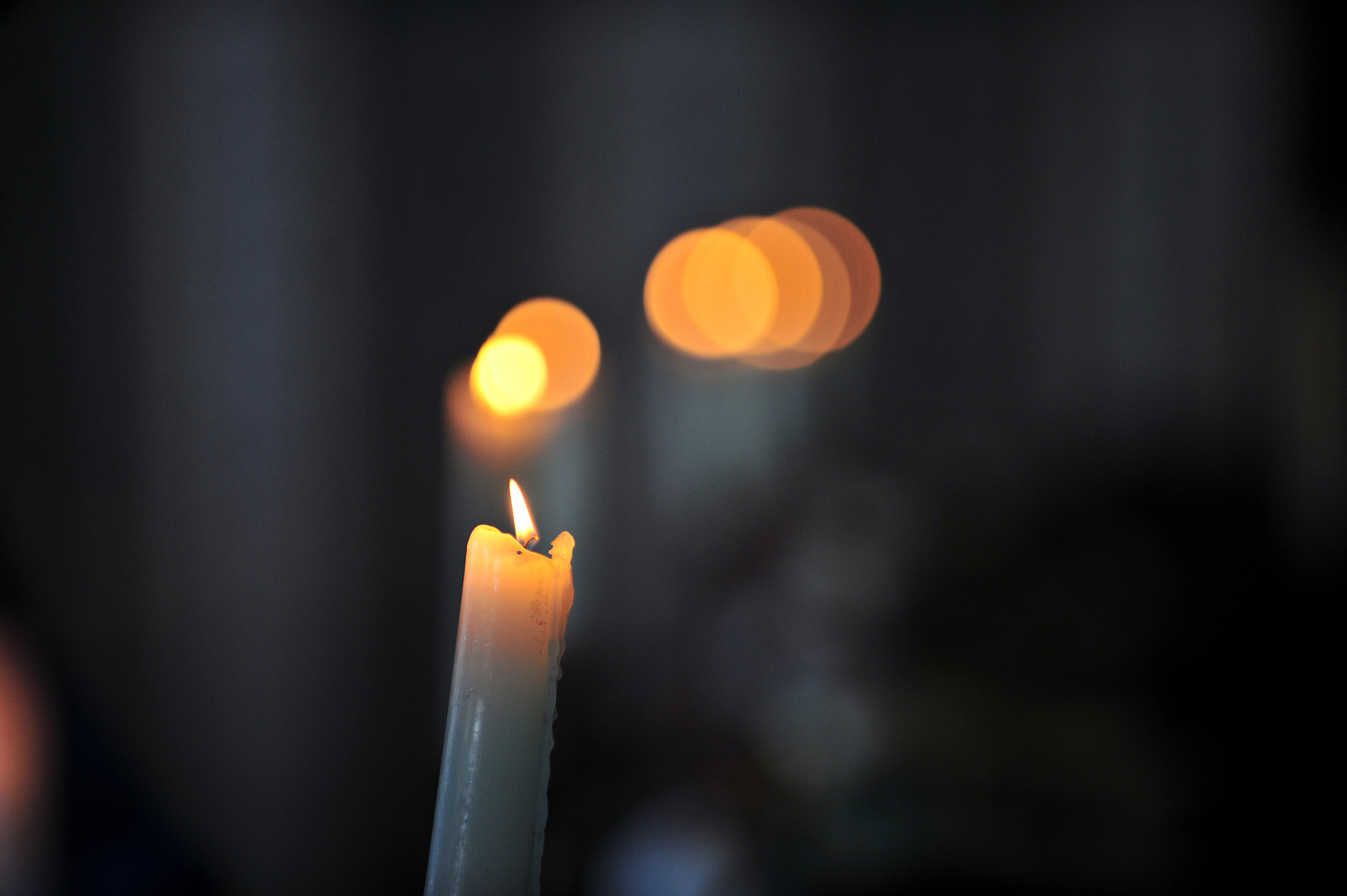 candlelight out focus