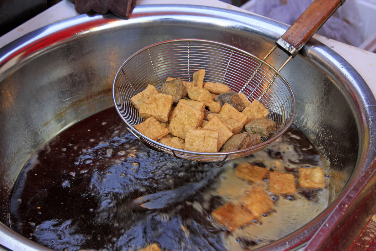 在家轻松做臭豆腐：步骤详解及美味秘诀