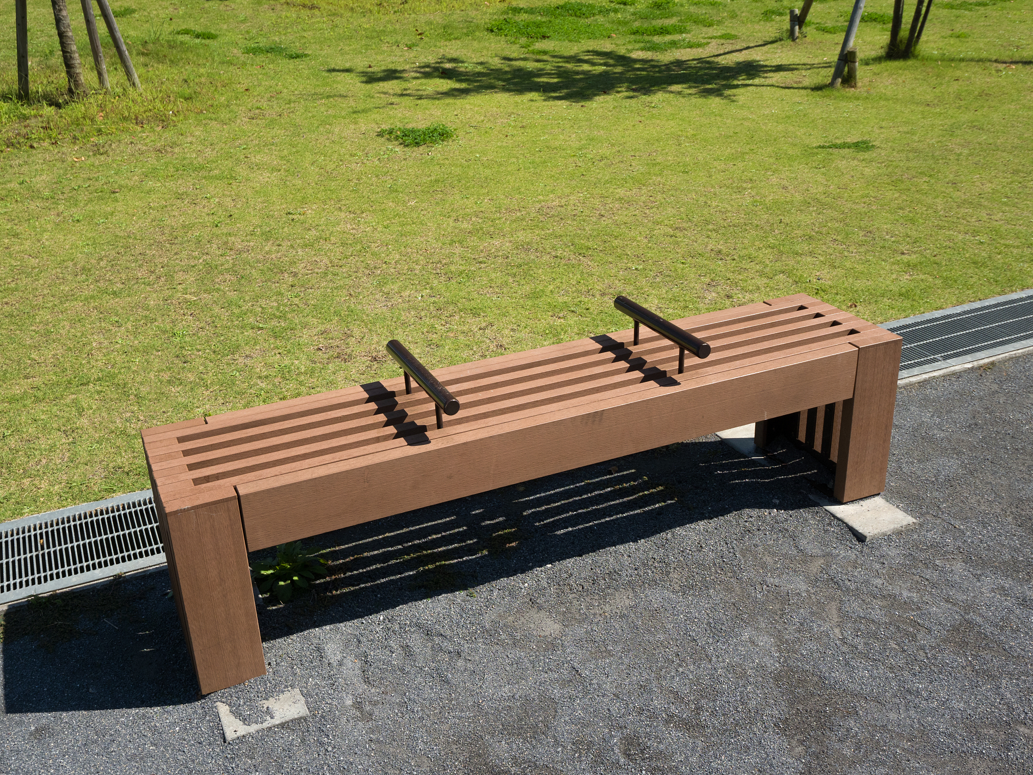 休闲创意公园椅：简约自然坚固耐用，打造高品质户外空间