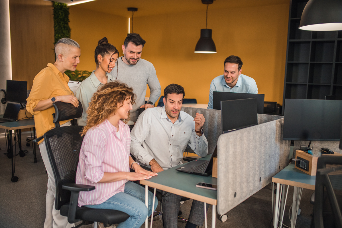 write a short essay about the importance of taking part in collective activities in college You should state the reasons and write at least 150 words but no more than 200 words