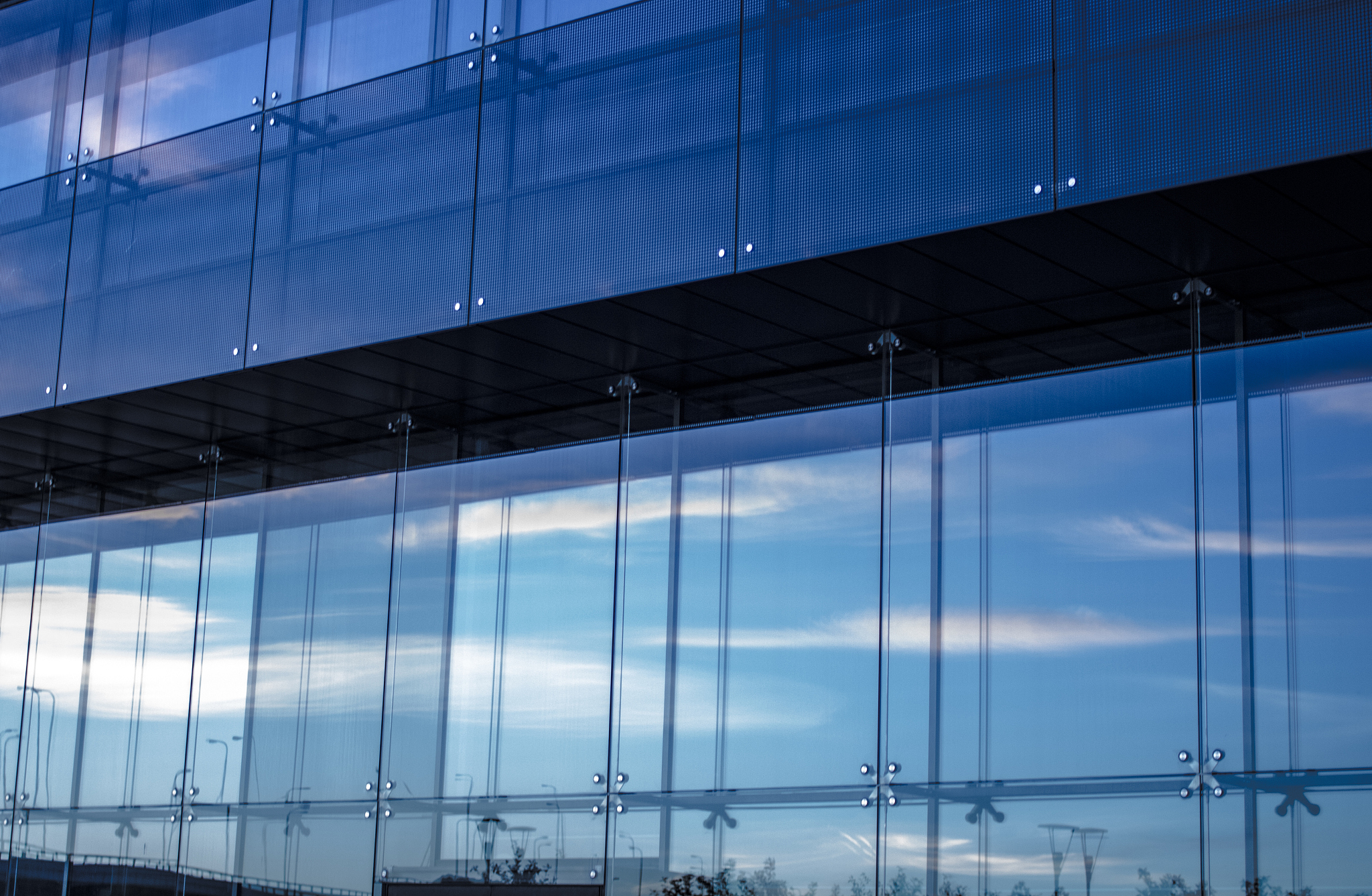 glass building, sky reflection