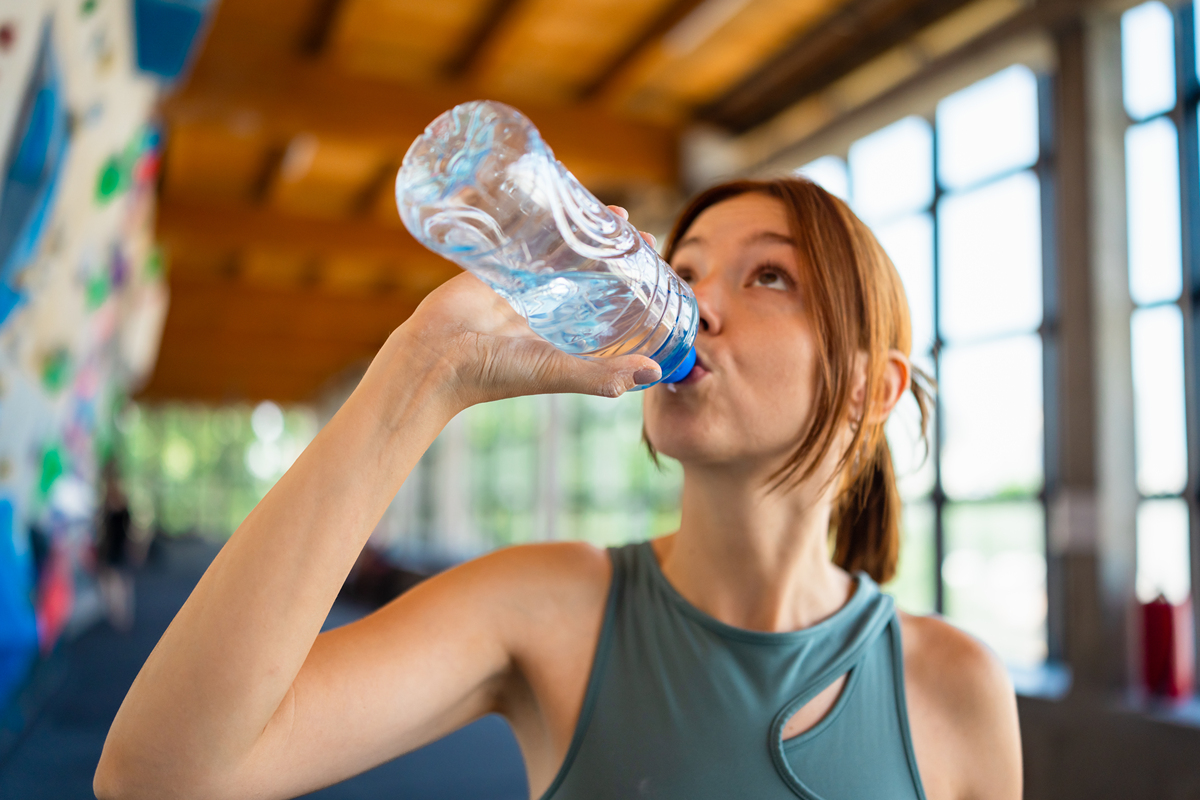 运动饮料是适合所有人喝吗？如何科学地饮用运动饮料？，根据这个话题写一篇500字文章