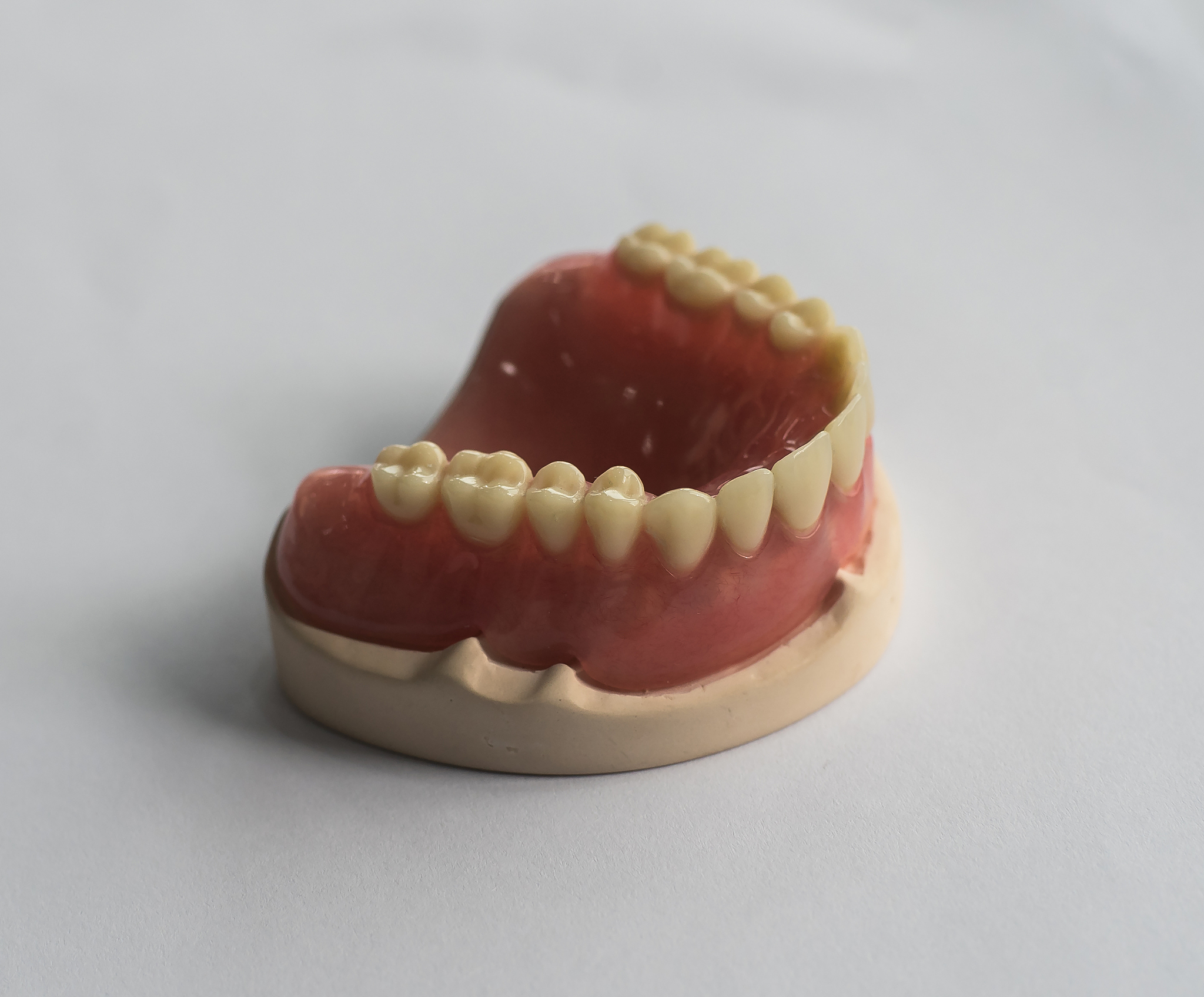 牙齿保持器产生裂缝怎么办