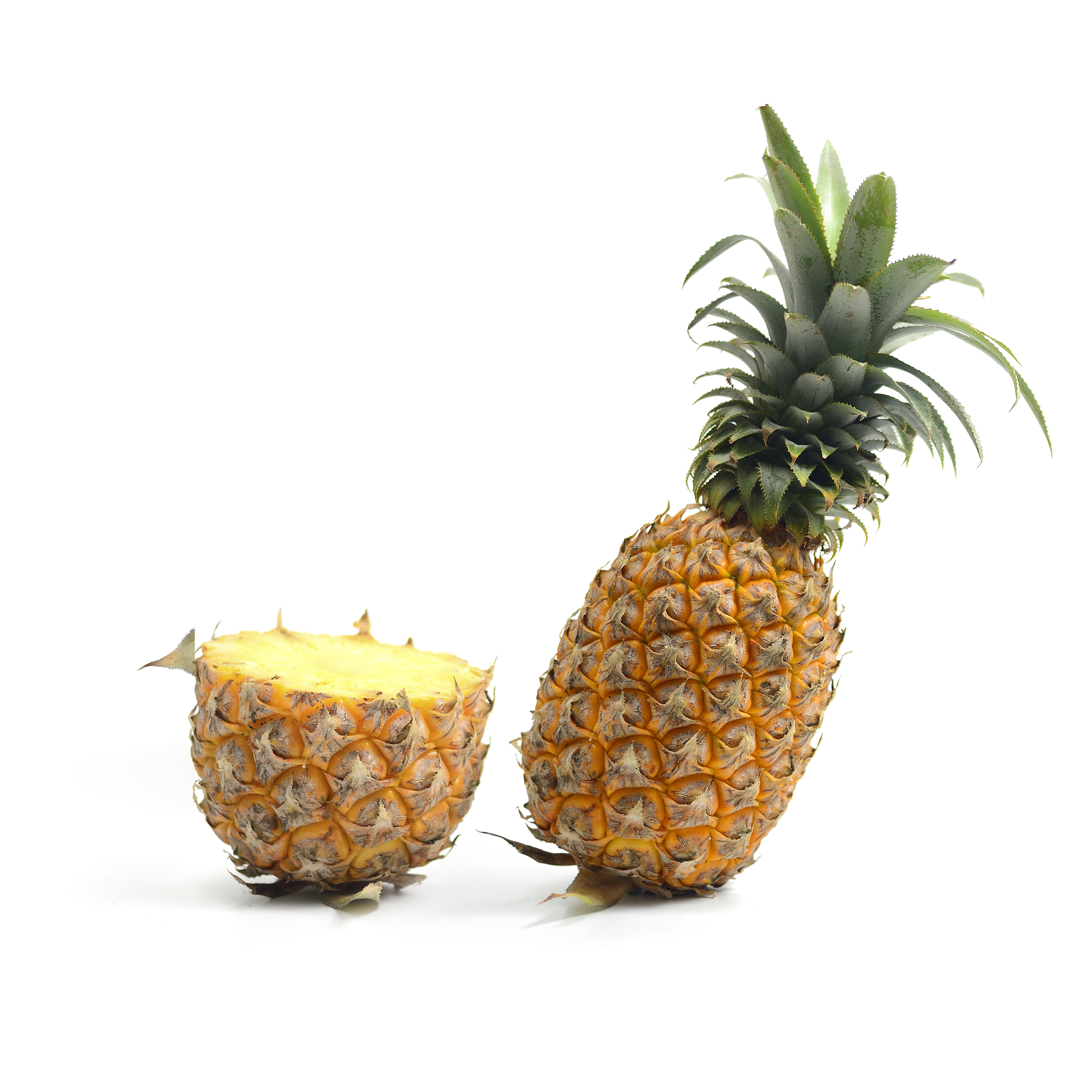 朋友：Yes I love pineapple only raw only way I ever eat it for years my mom used to put pineapple on ham that was very good many moons ago 我如何回答？