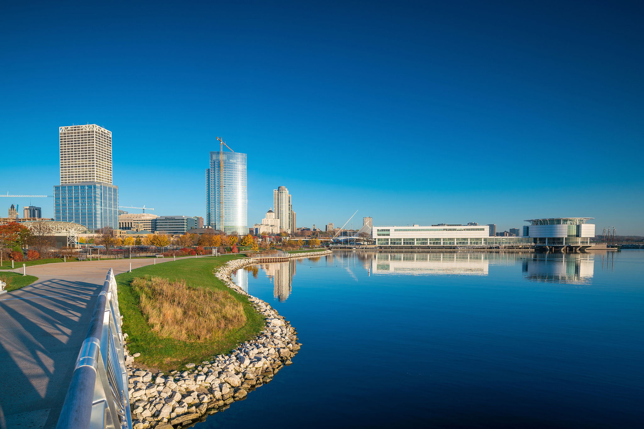 milwaukee skyline in usa