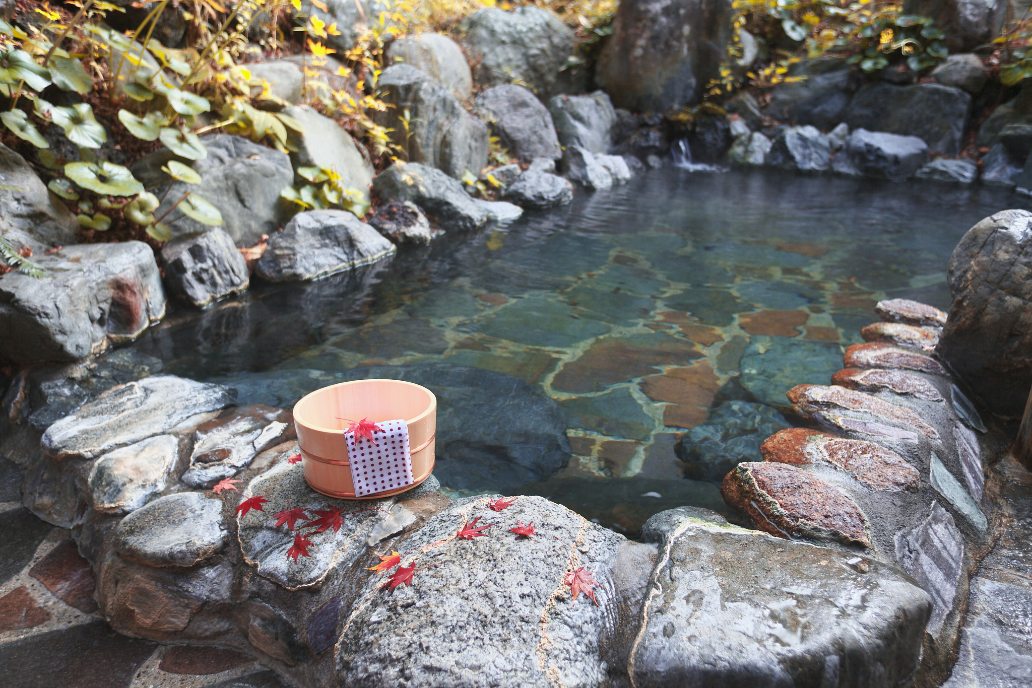 江西宜春南庙镇的富硒温泉水温多少帮我用200字详细描述