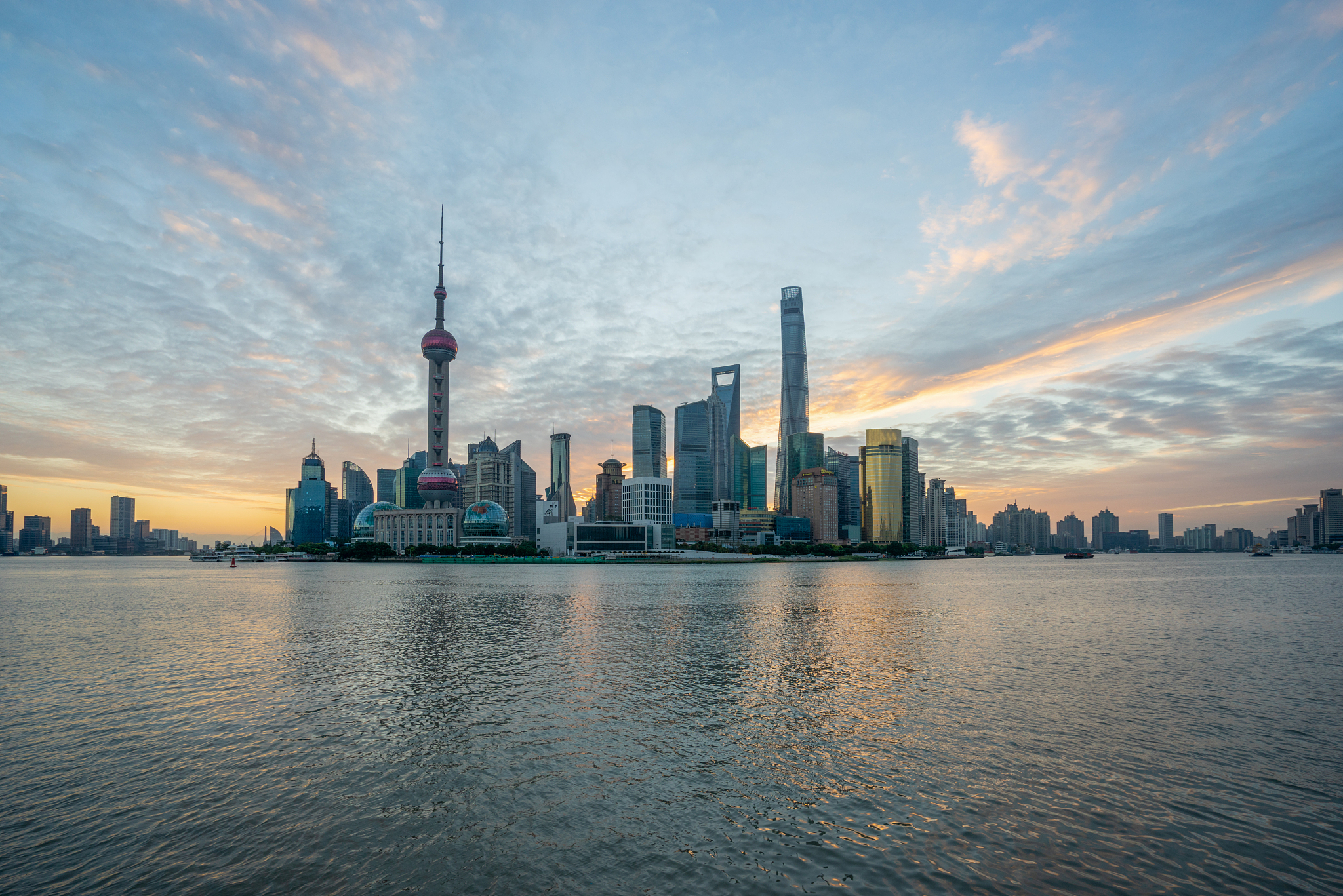 huangpu river and city