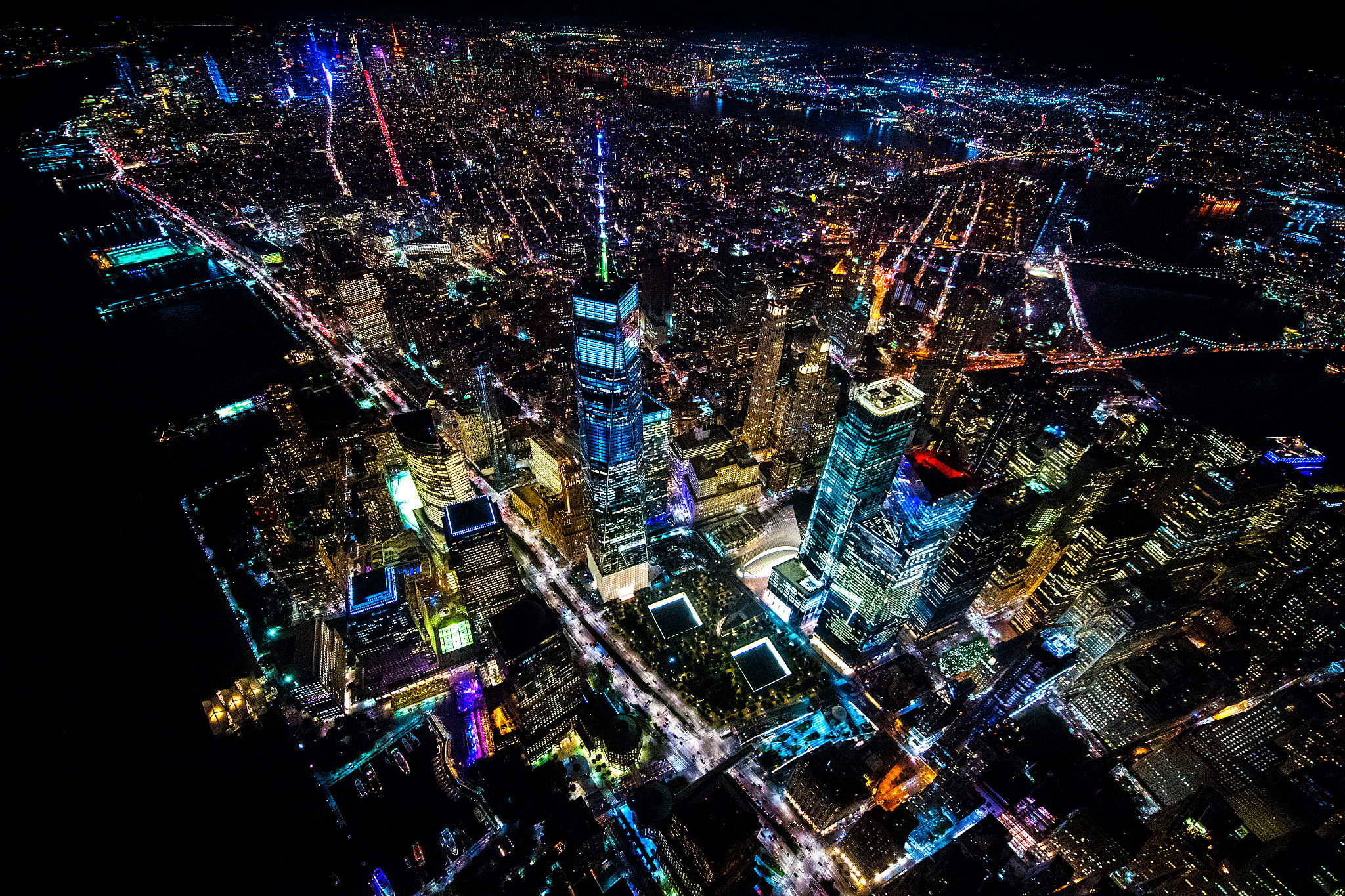 aerial view of the one world trade center near a 9/11 memorial i