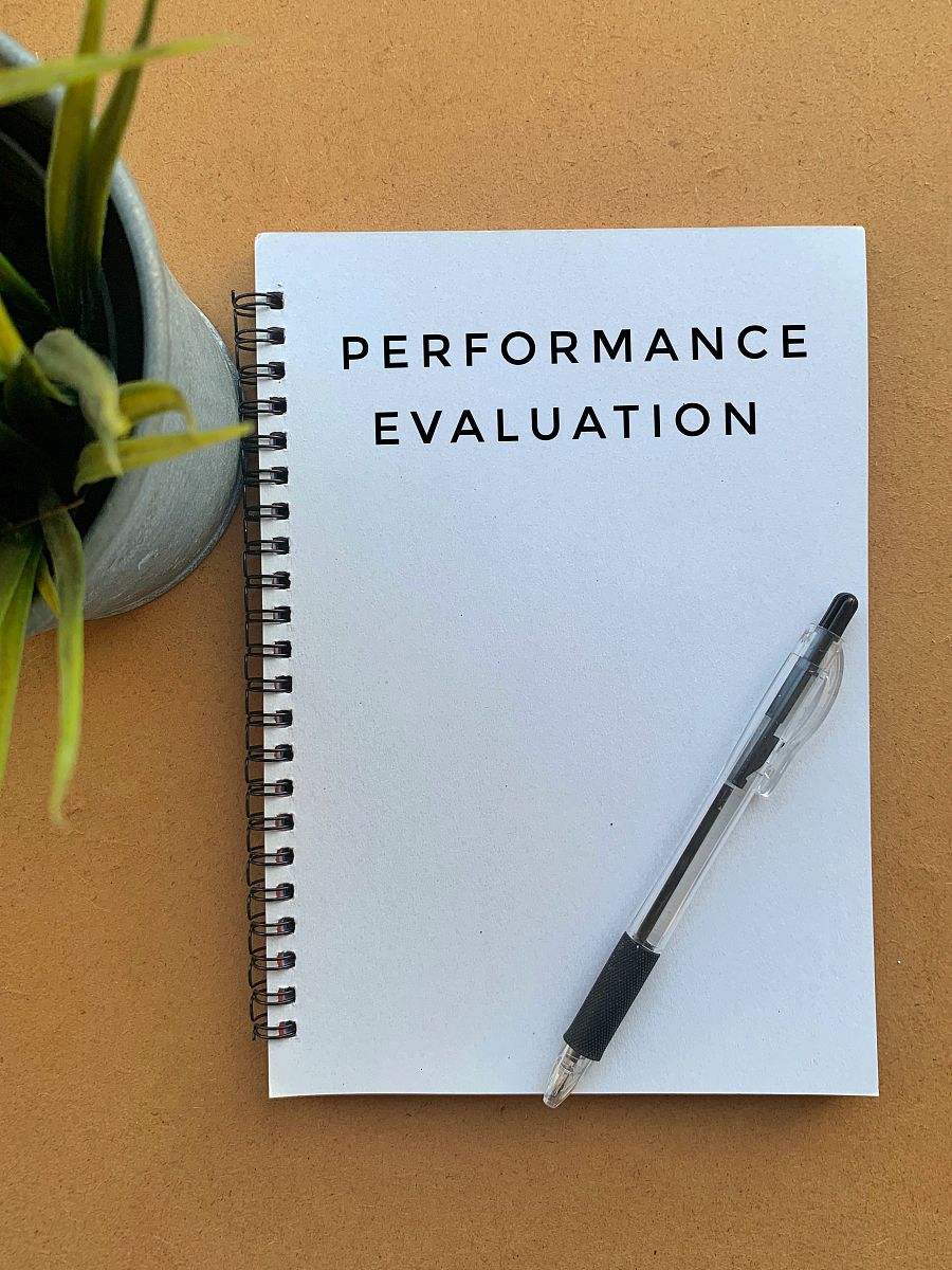 高中三年级学生评语：积极主动，潜力无限