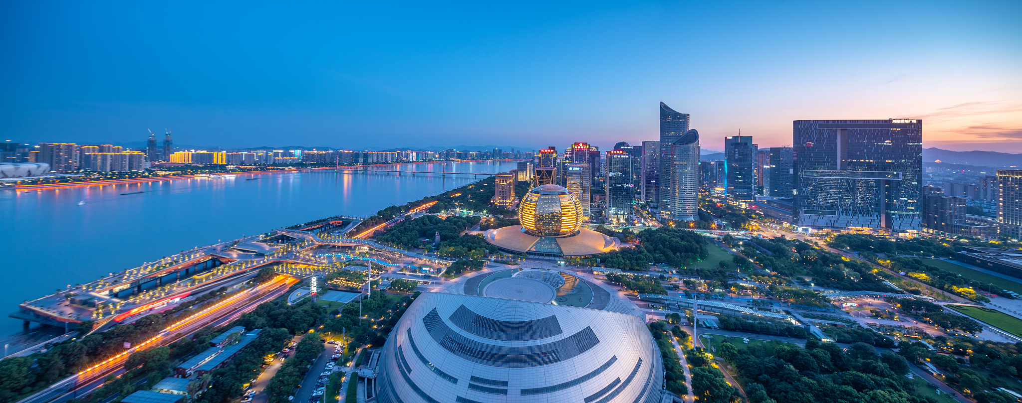 杭州钱江新城天际线鸟瞰夜景城市风光