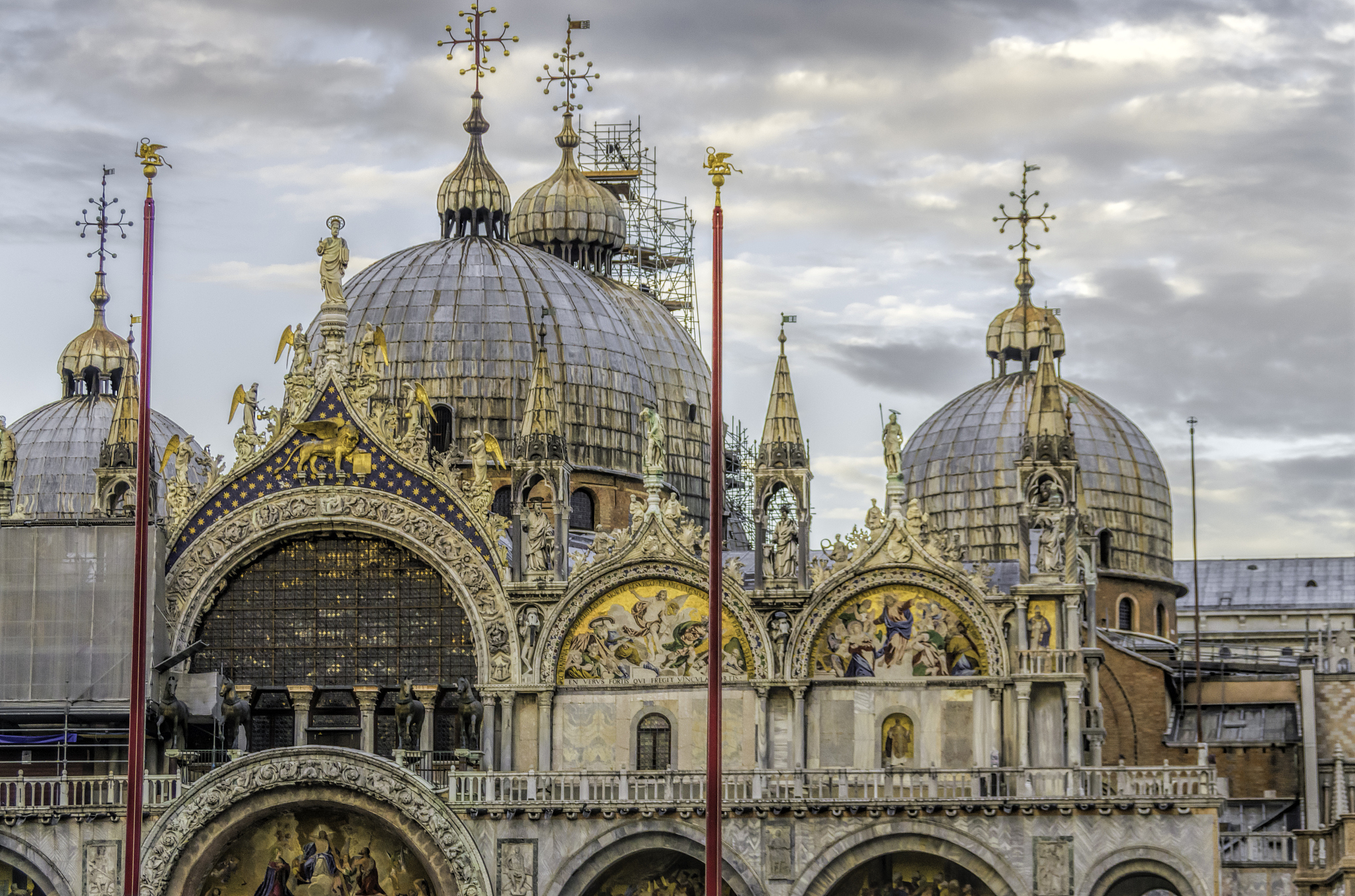 欧洲著名教堂：米兰大教堂、圣马可大教堂等