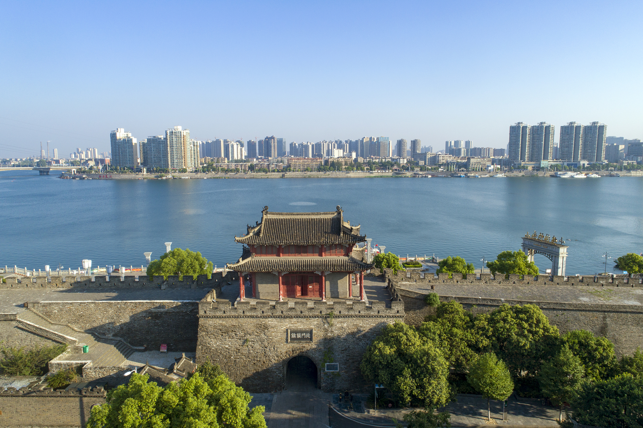 航拍襄阳古城风光