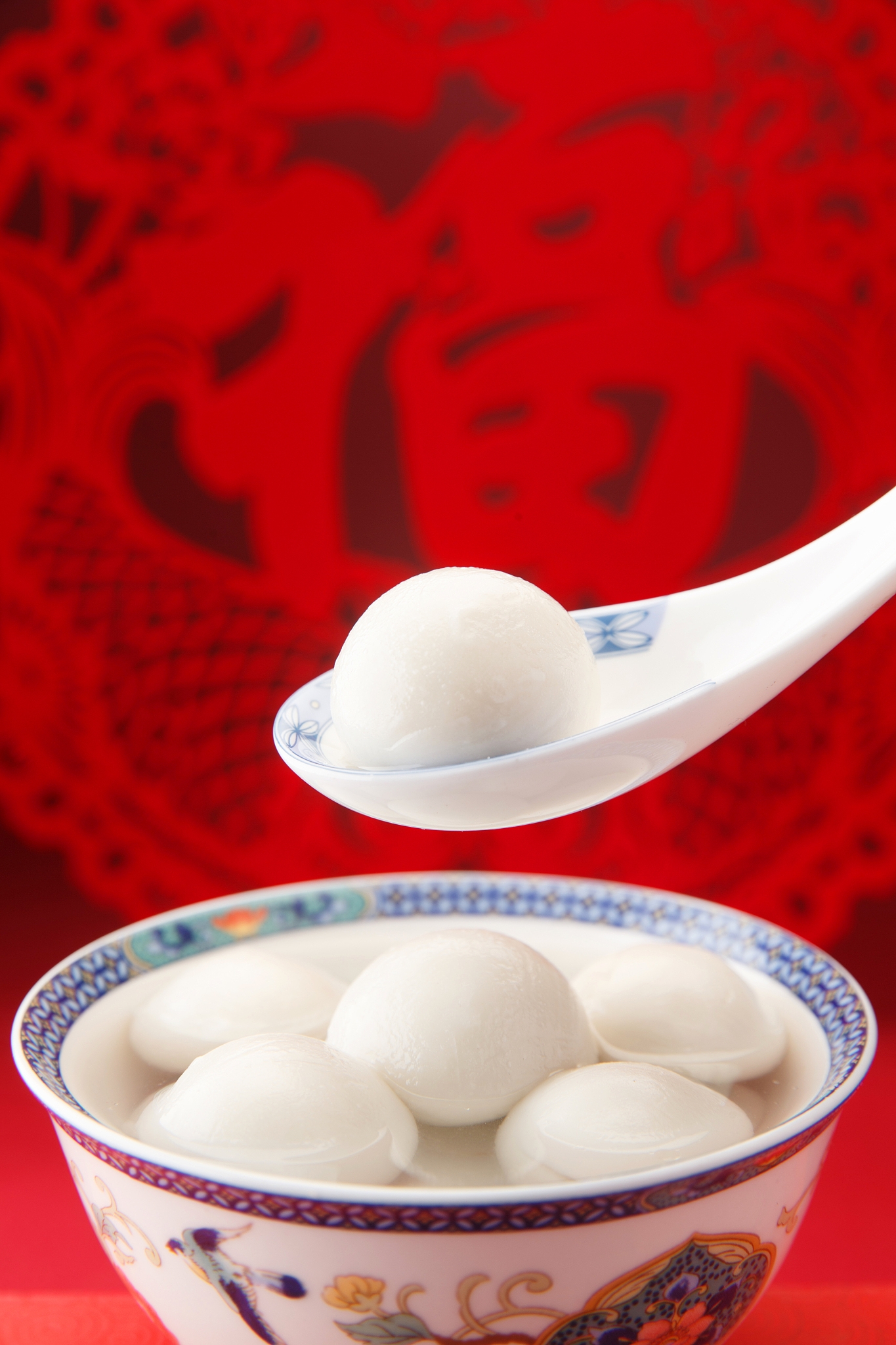 请650字博客文章主题是：汤圆的吃法