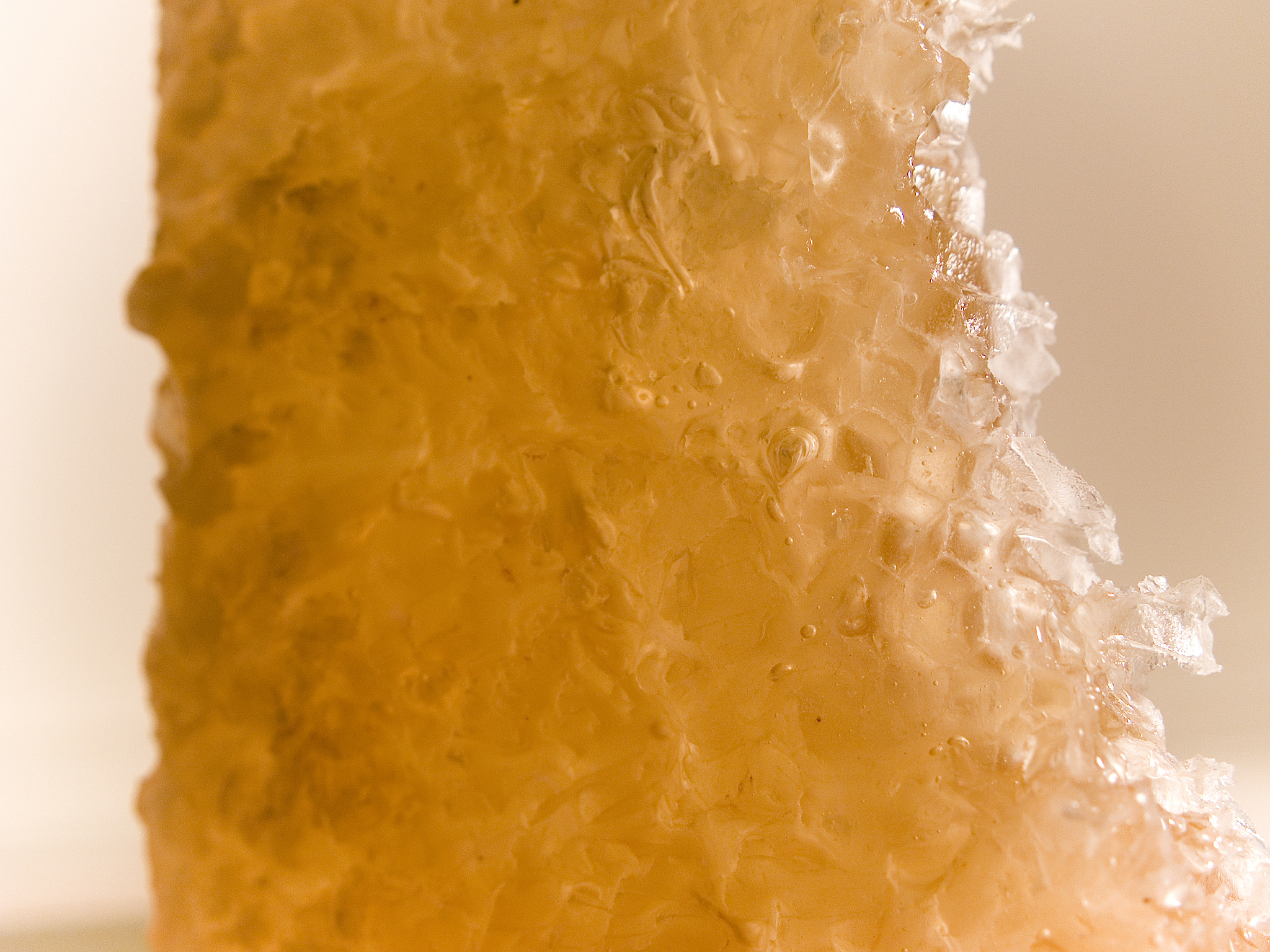 蜡的价格、种类及应用：石蜡、蜂蜡、植物蜡等