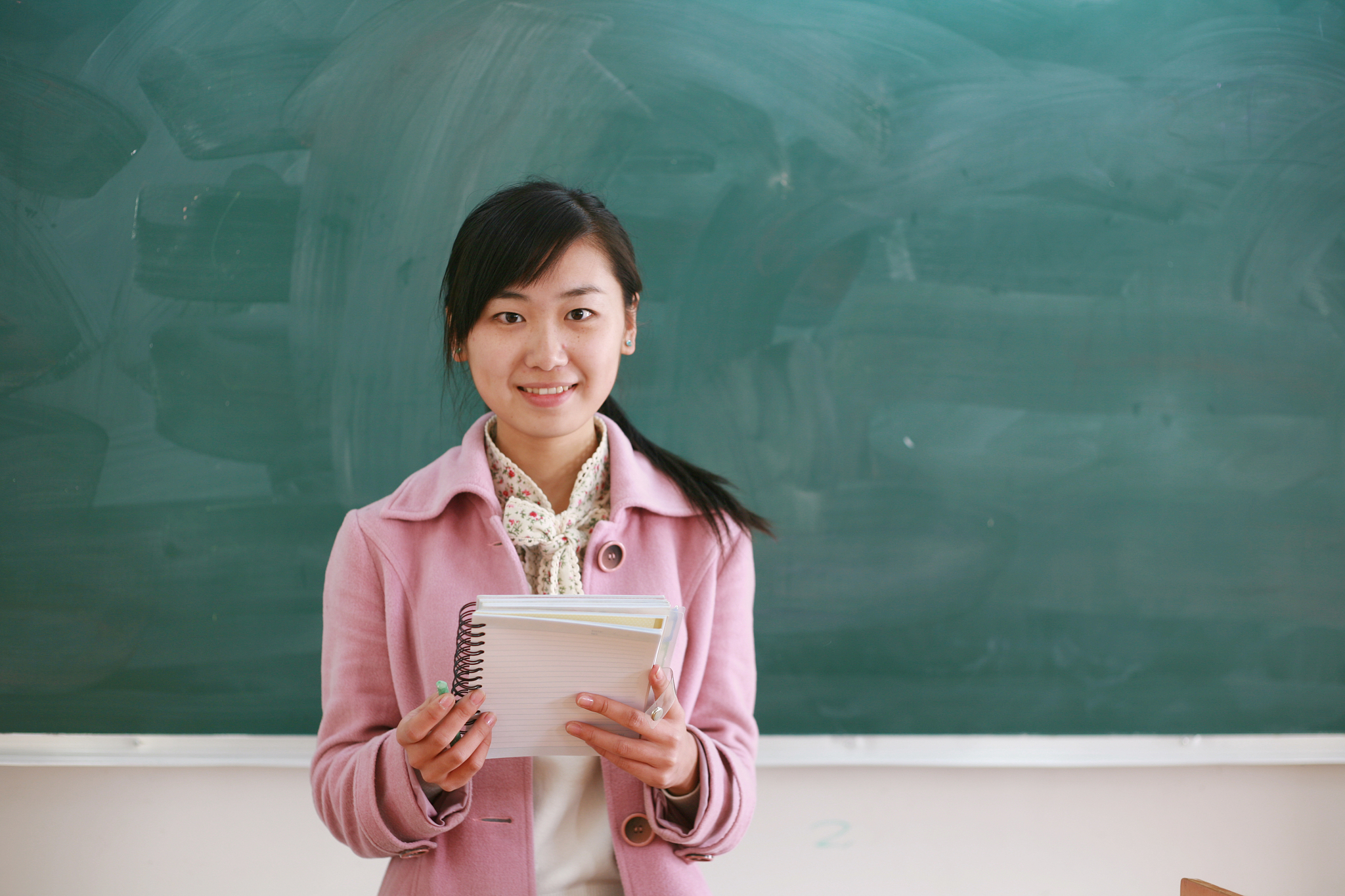 初中毕业女生学啥好